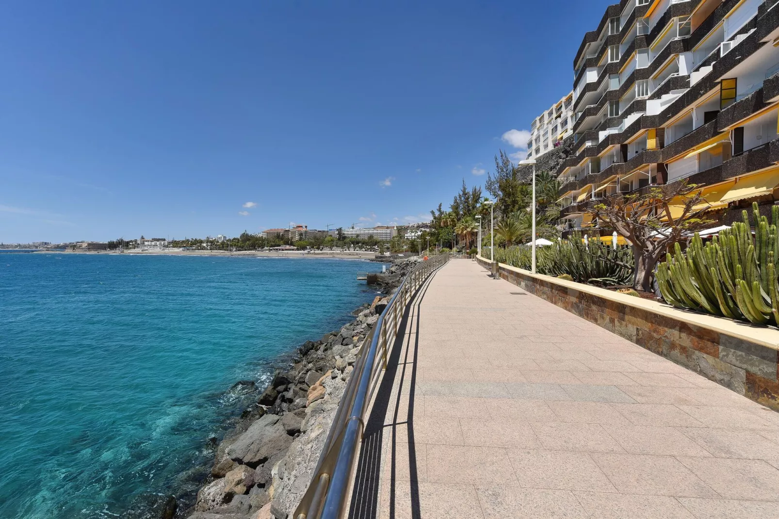 APARTMENT BALCON GB/FG-Areas summer 1km