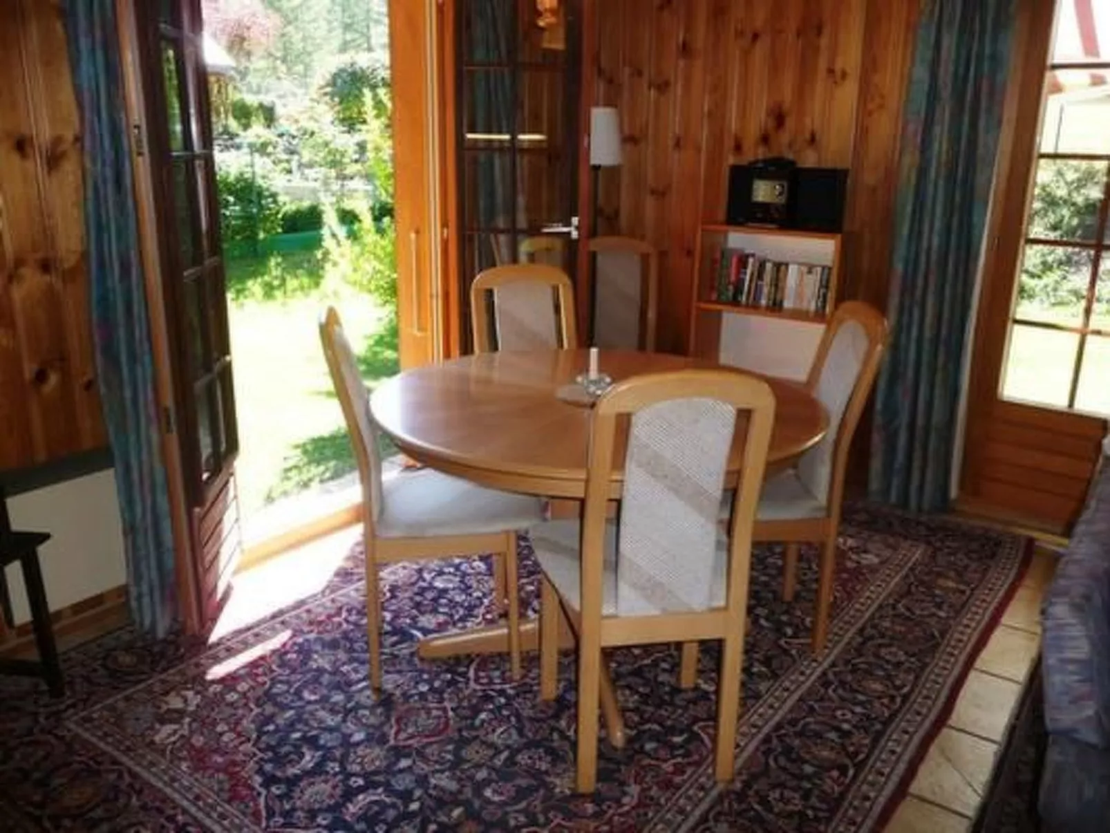 Chalet, Dil Arom, geschlossener Garten-Inside