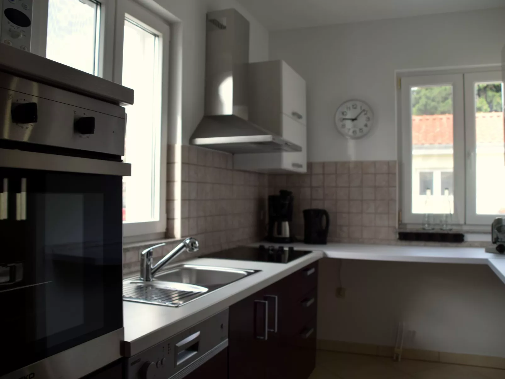 Modernes Ferienhaus in Dobropoljana mit Terrasse, Garten und Grill-Inside