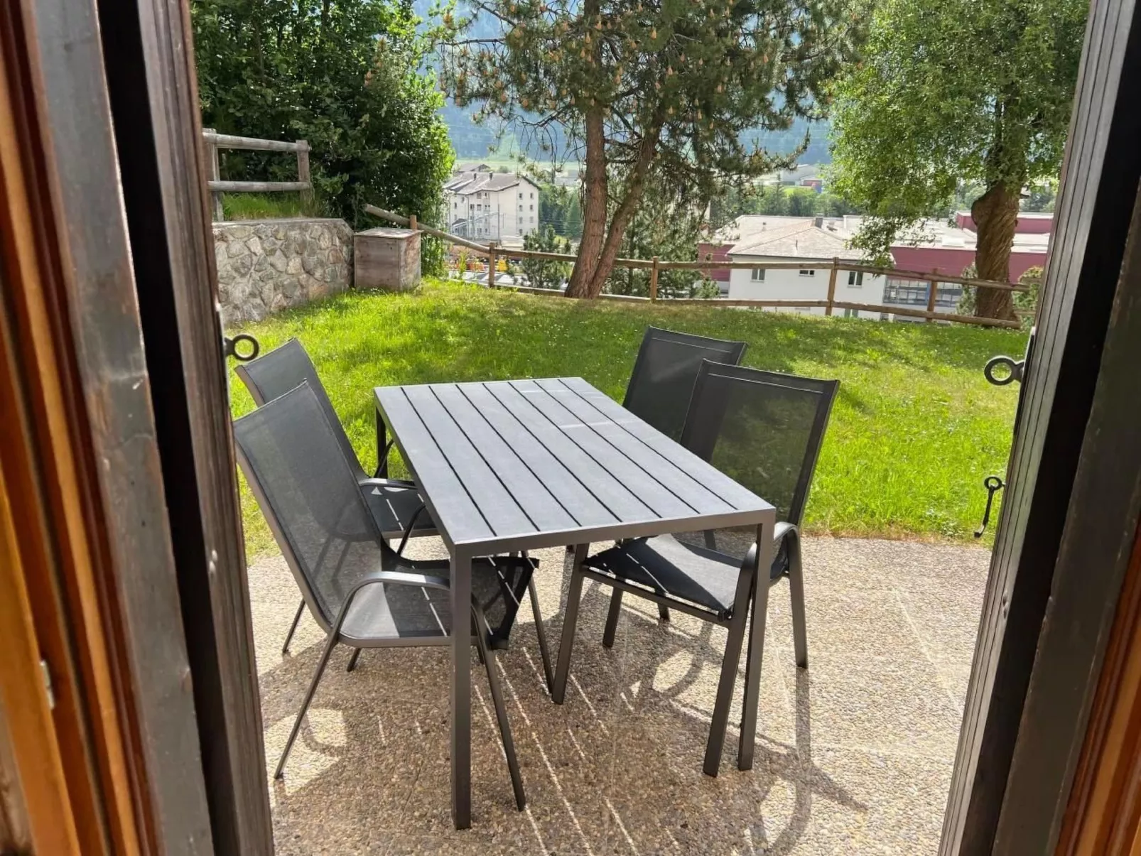 Chesa Fischer / Wohnung Palü / ÖV-Inklusive-Draußen