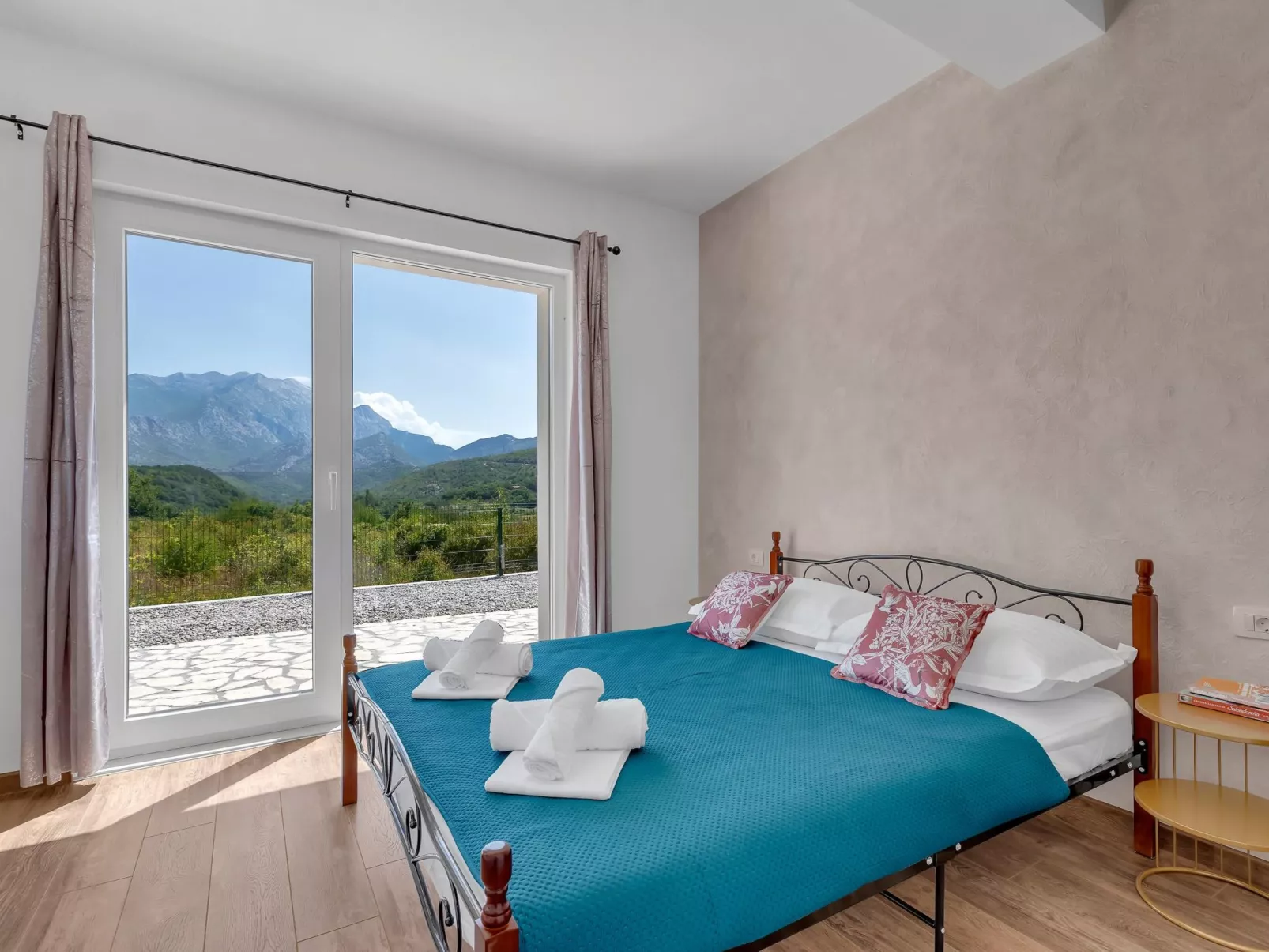 Alleinstehende Villa Slime mit Pool und Garten-Inside