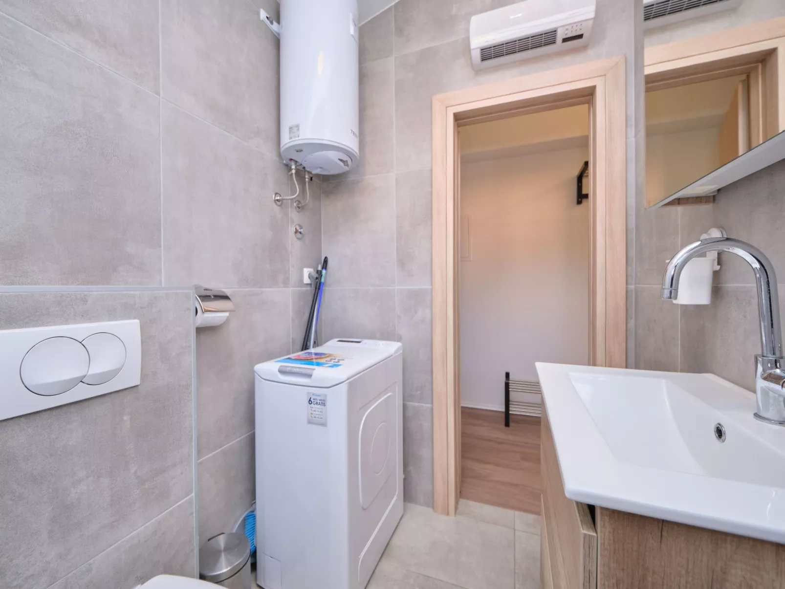 Für 4 Personen ca. 65 m&sup2; in Mastrinka, Adriaküste Kroatien (Kroatische Ins-Drinnen