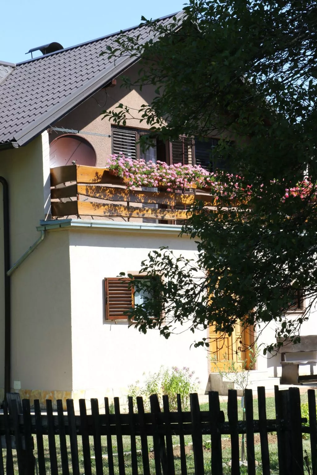 Mit Garten, Grill und Terrasse-Outside