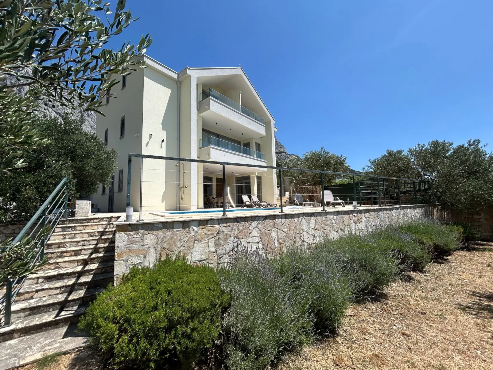 Villa Olivia mit Pool - Spielplatz - Meerblick-Outside