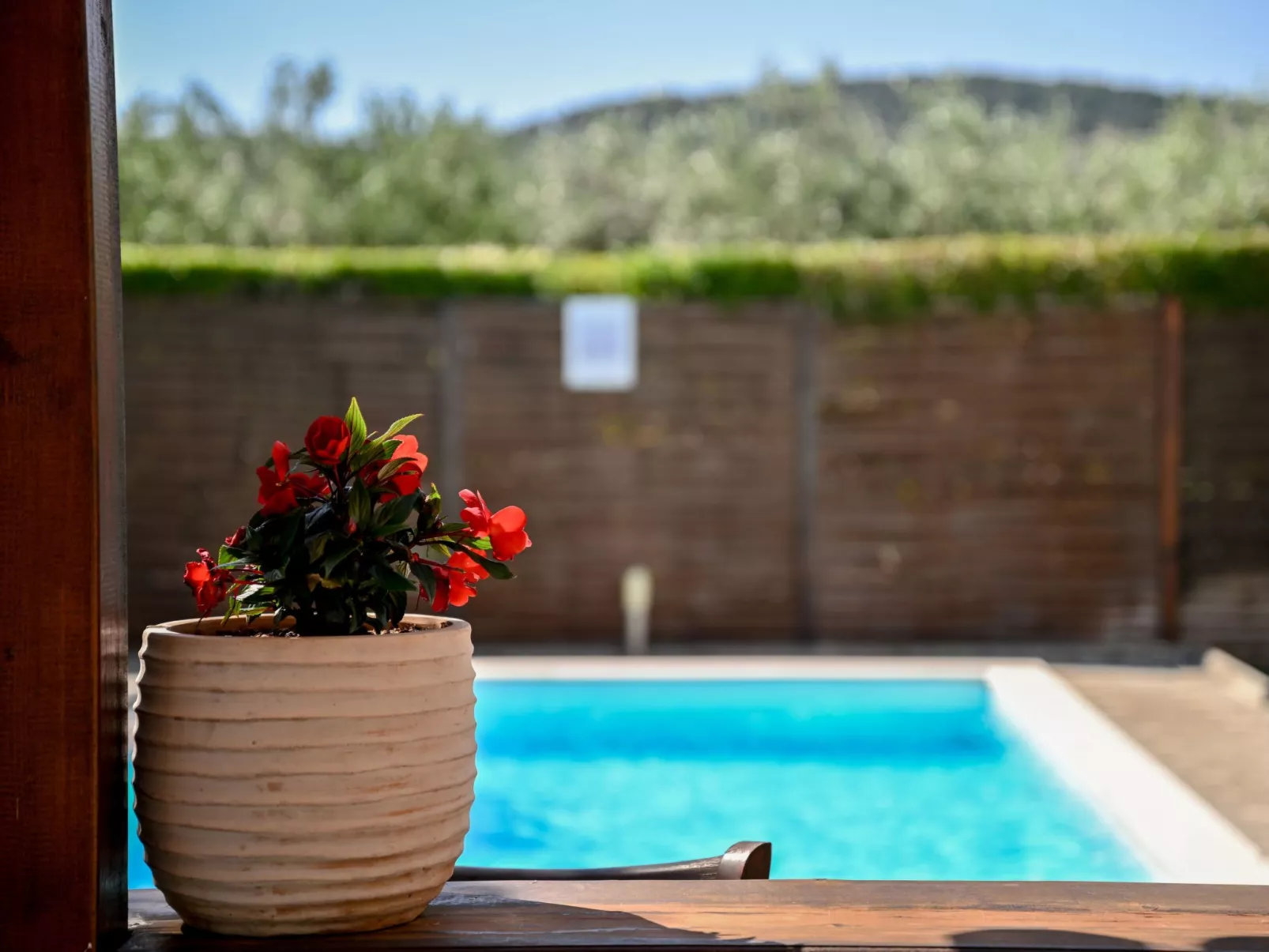 Charmantes Ferienhaus in Donje Rastane-Outside