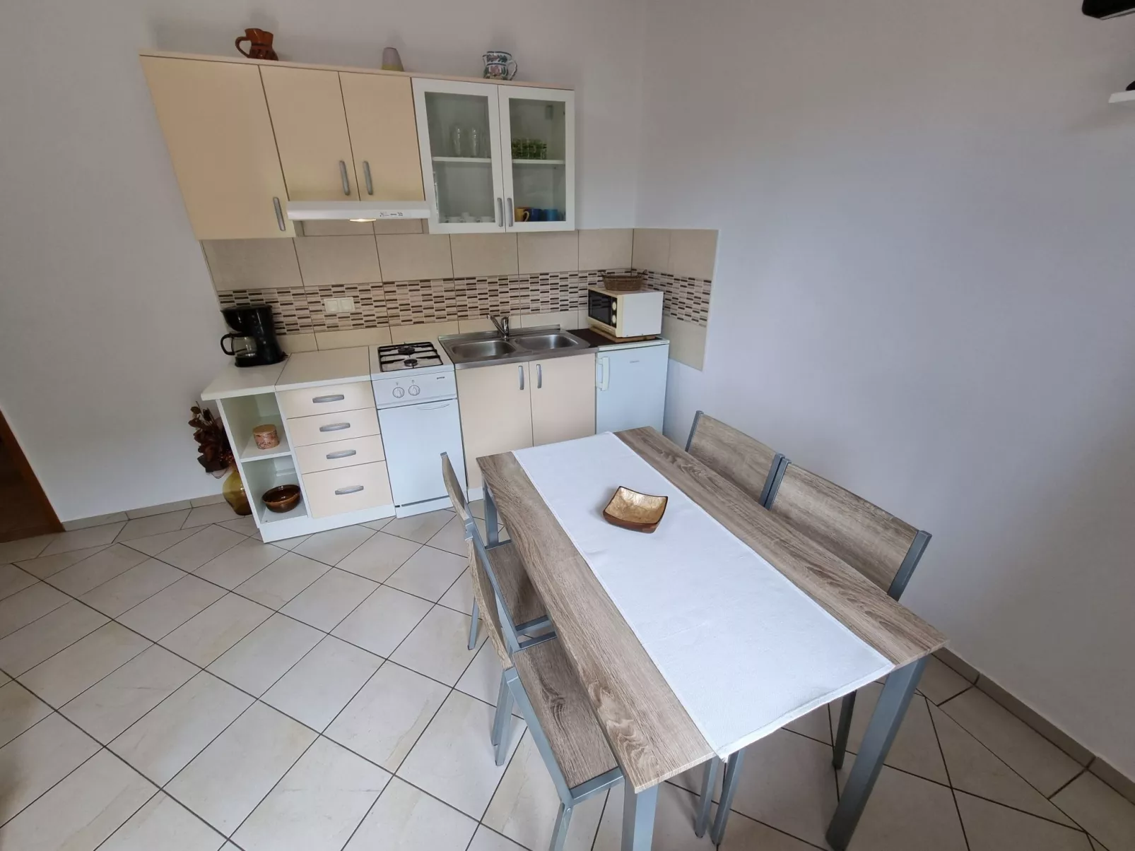 Wohnung für 3 Personen, mit Balkon und Meerblick-Drinnen