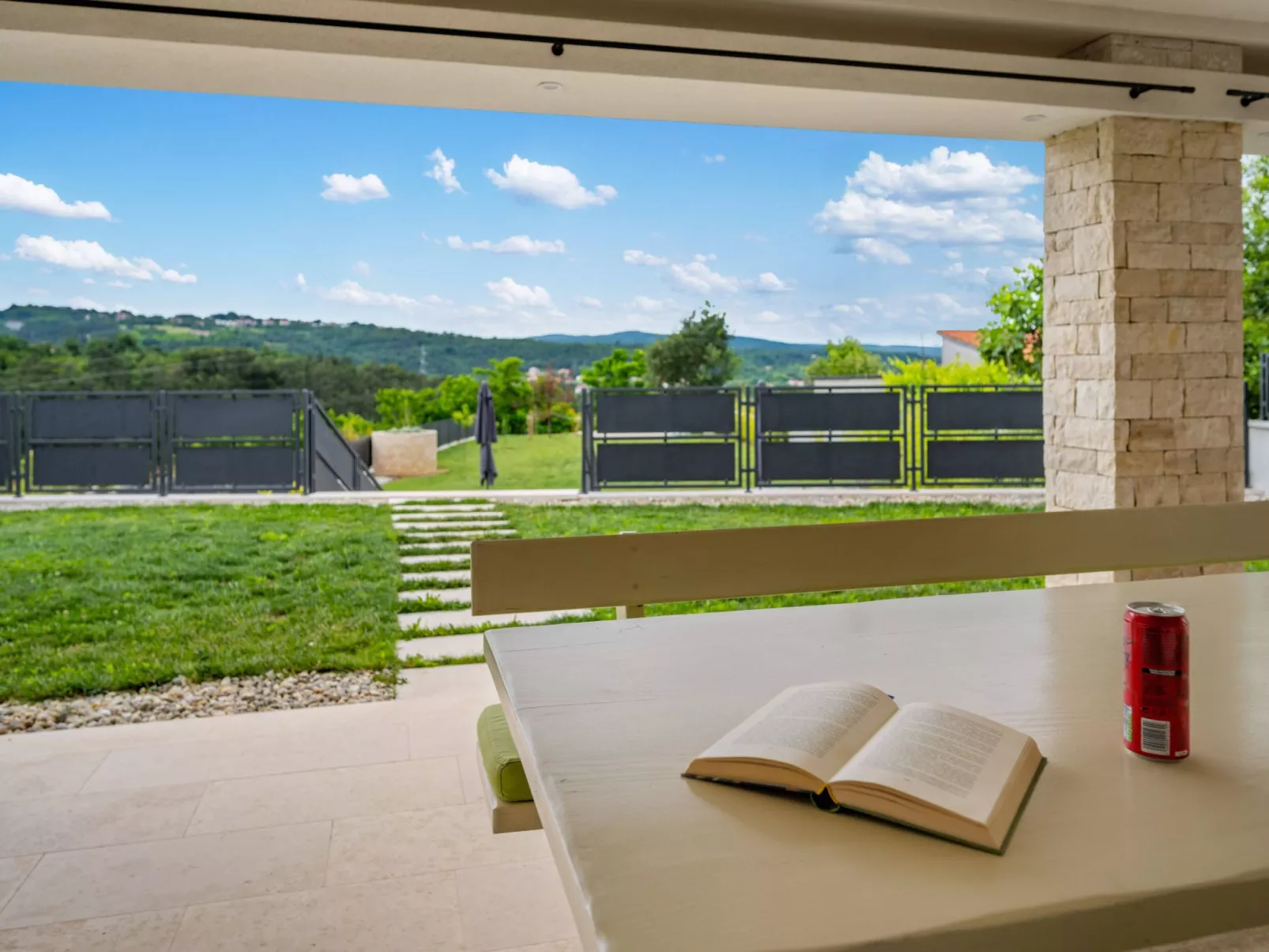 Villa Violette mit Pool nahe Stadtzentrum-Outside