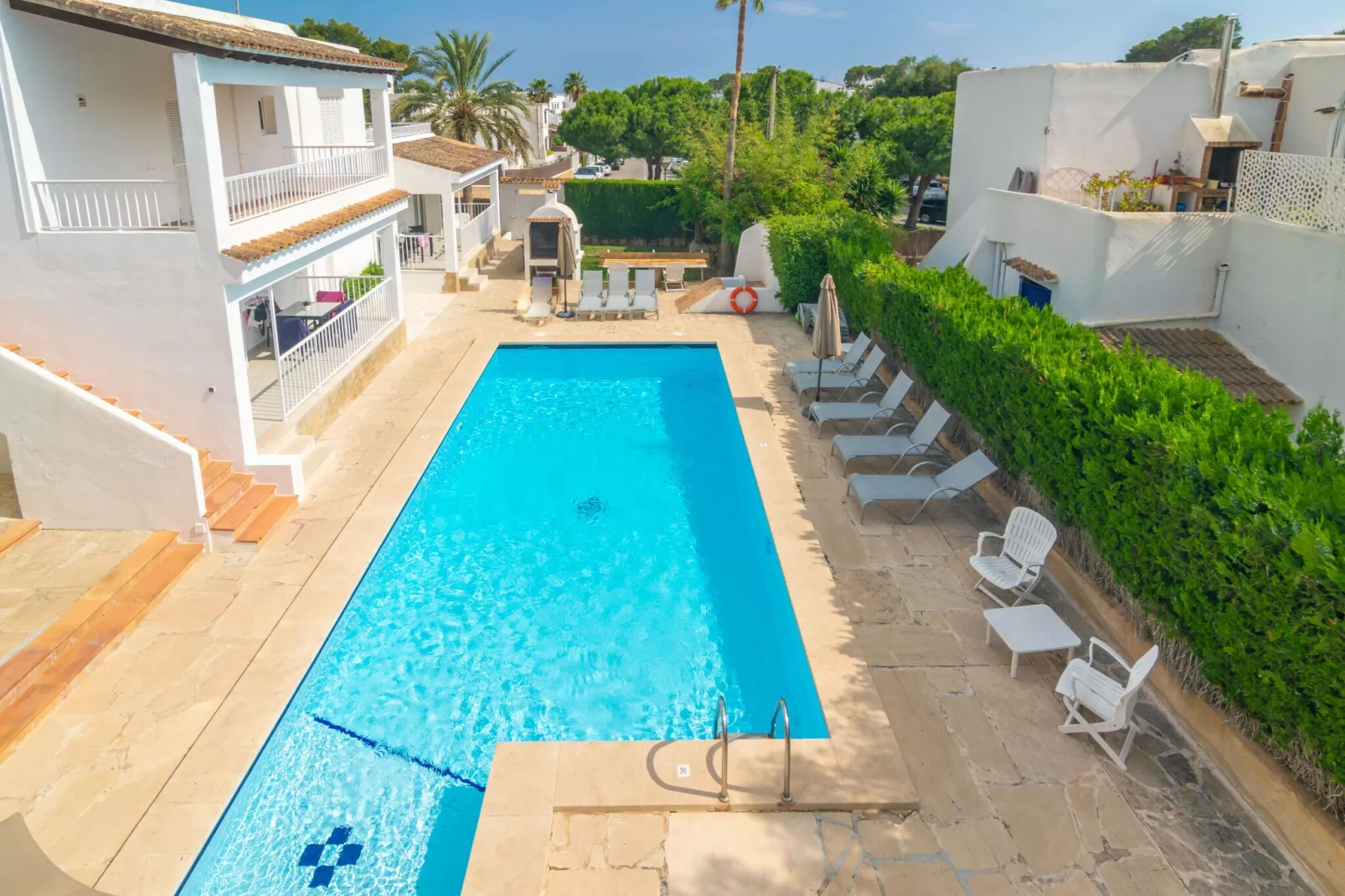 Ona 1-Exterior summer