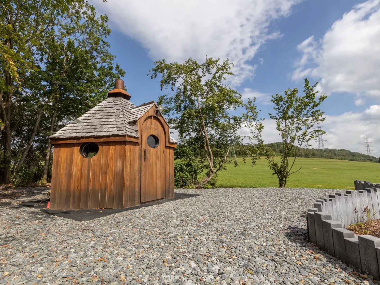 Landhaus mit Hallenbad-Outside