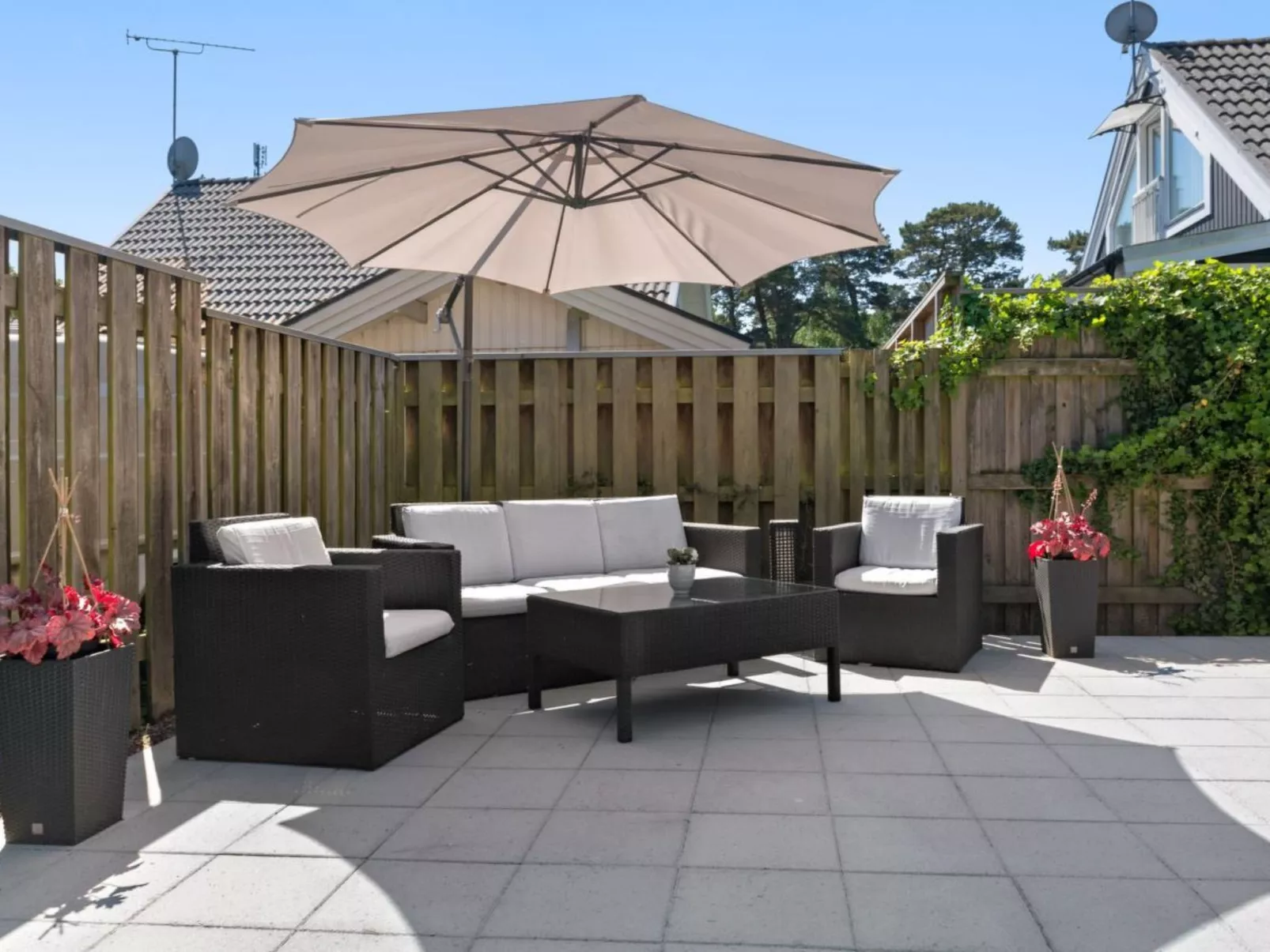 "Paradisvägen" direkt am Strand