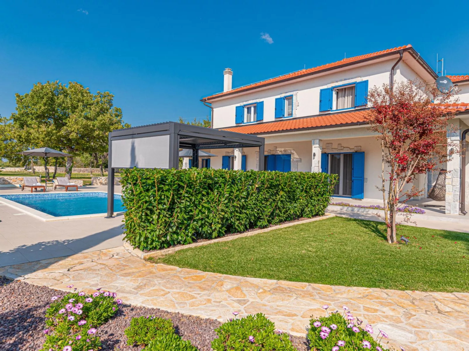 Villa Romansa mit Sauna und Whirlpool in Siritovci-Dehors