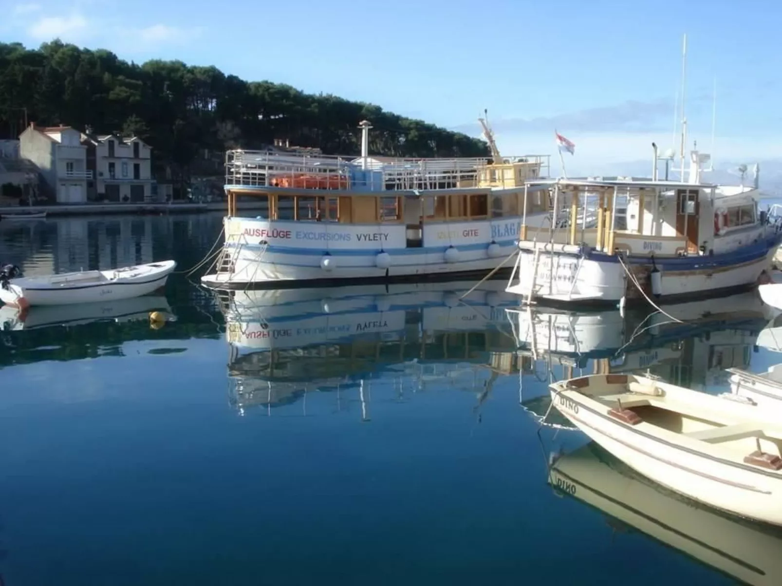 Hütte "Moj mir" mit Blick auf das Wasser-Dehors