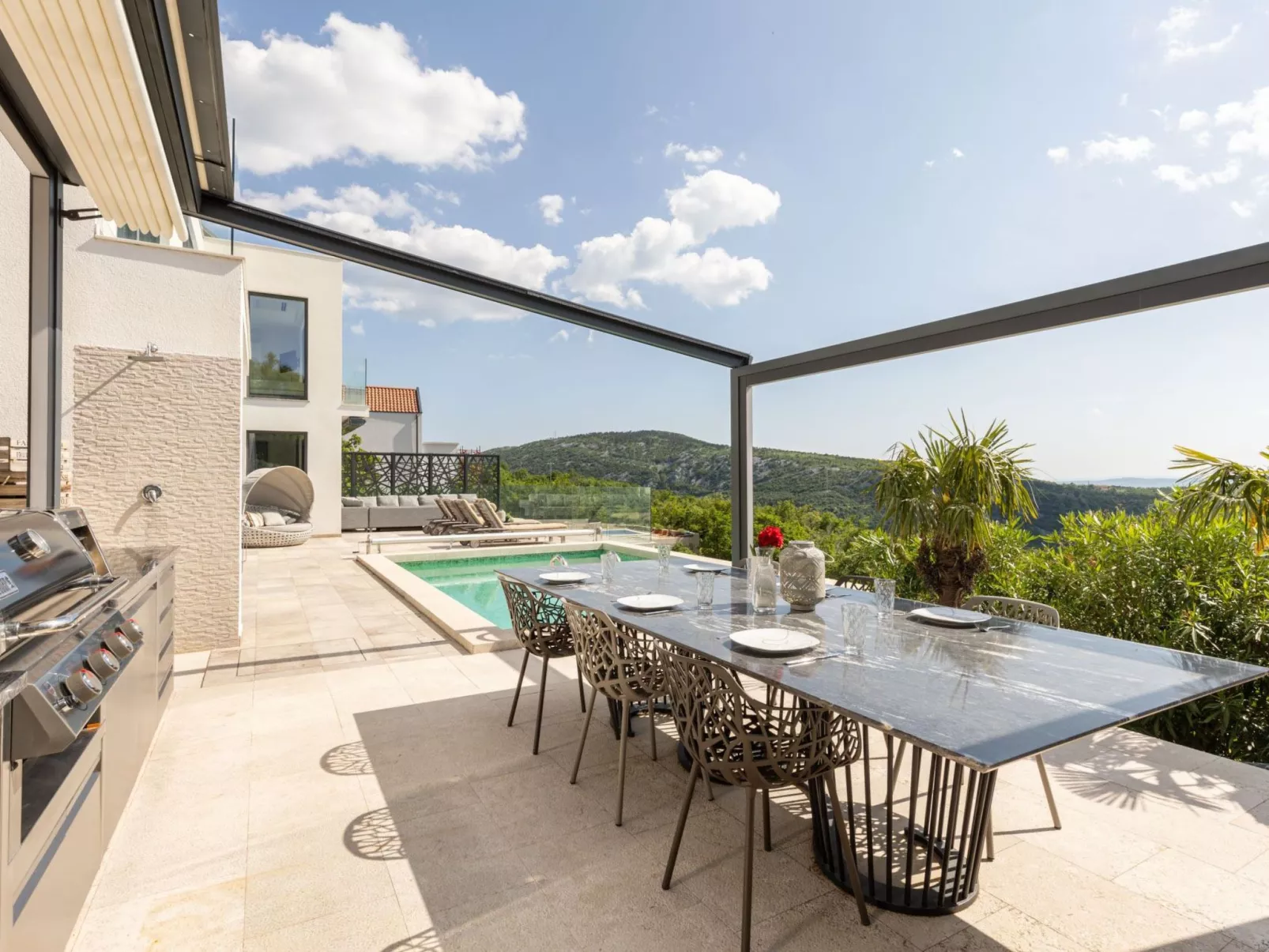 Designferienhaus mit Hot Tub-Outside