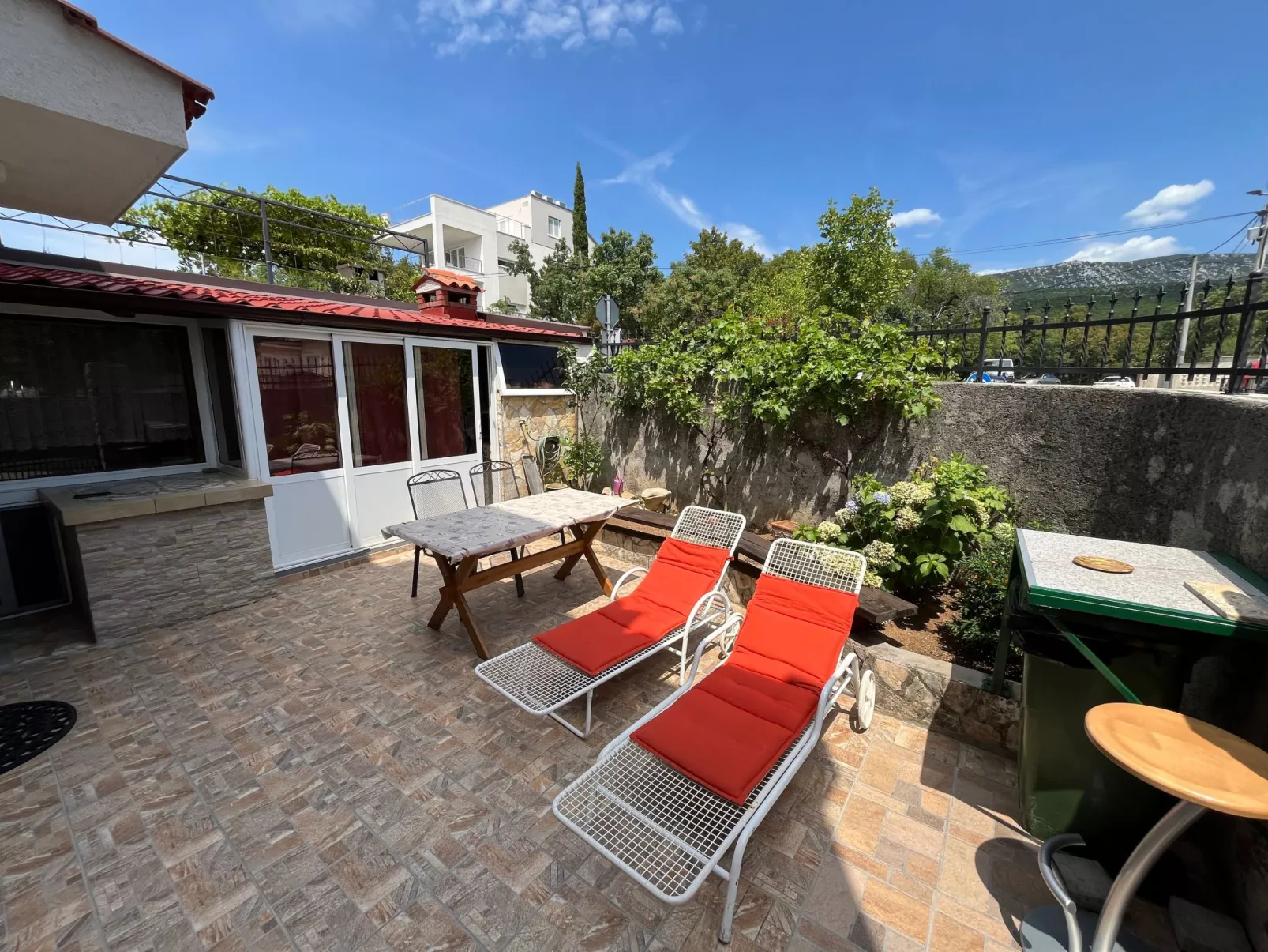 Apartment Rosa 2-Outside