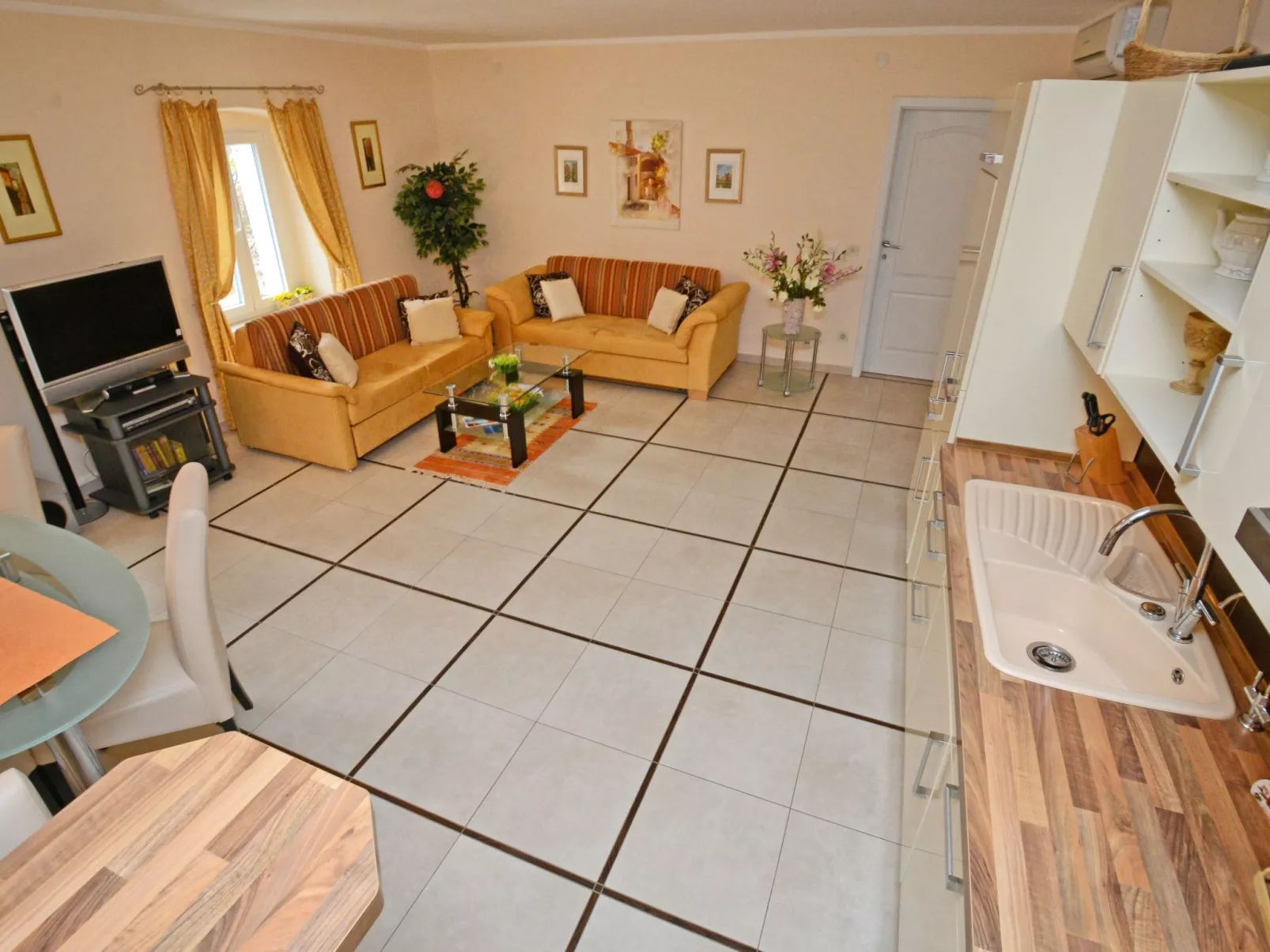 Villa "Bella"-Drinnen