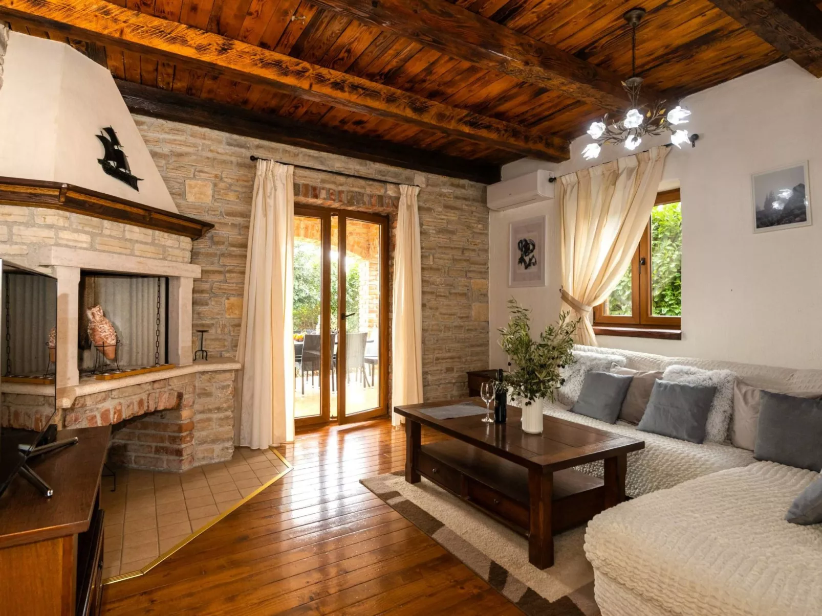 Villa Wish mit beheiztem Pool-Drinnen