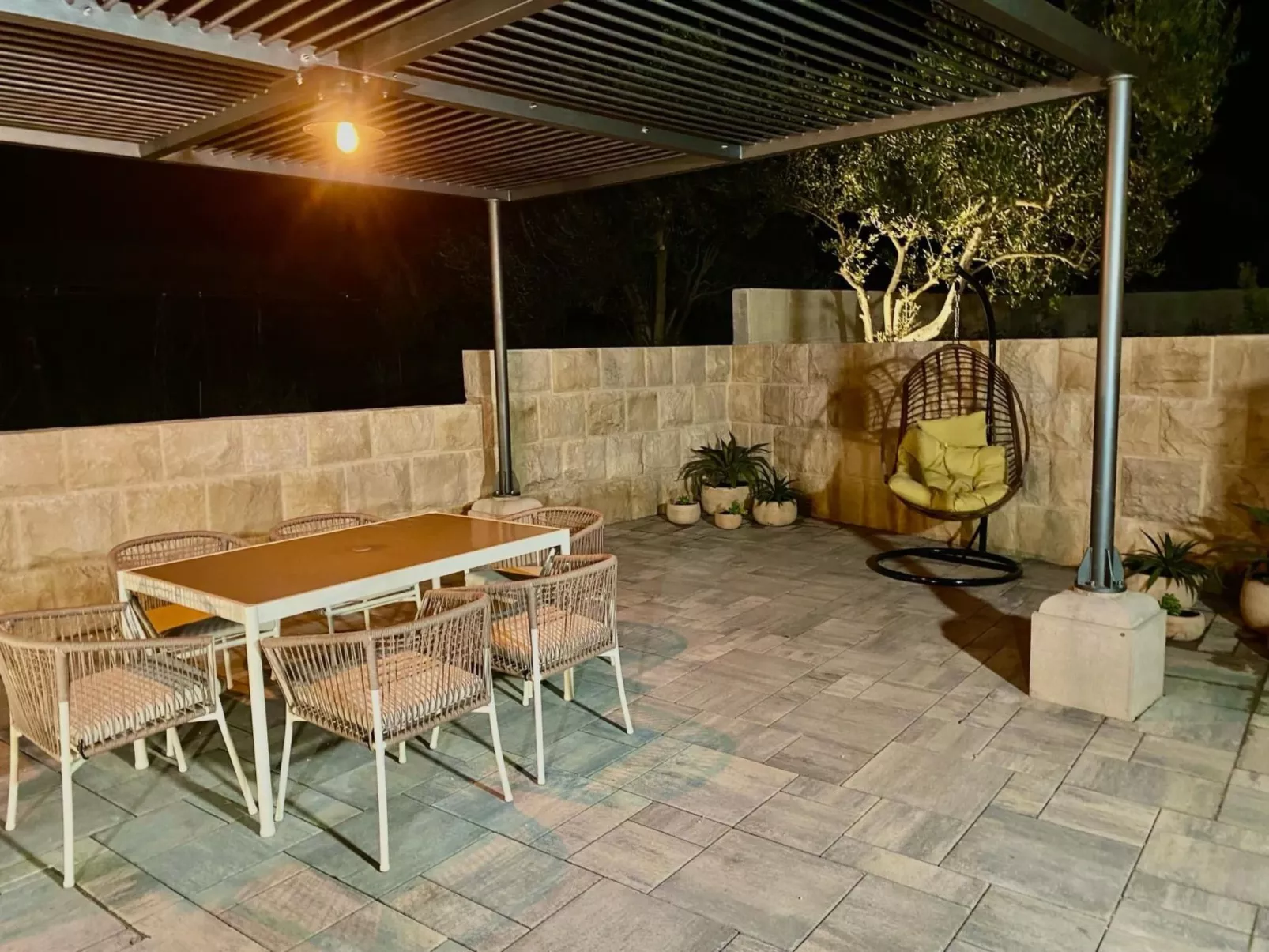 Villa mit beheiztem Infinity-Pool und Massagedüsen-Dehors