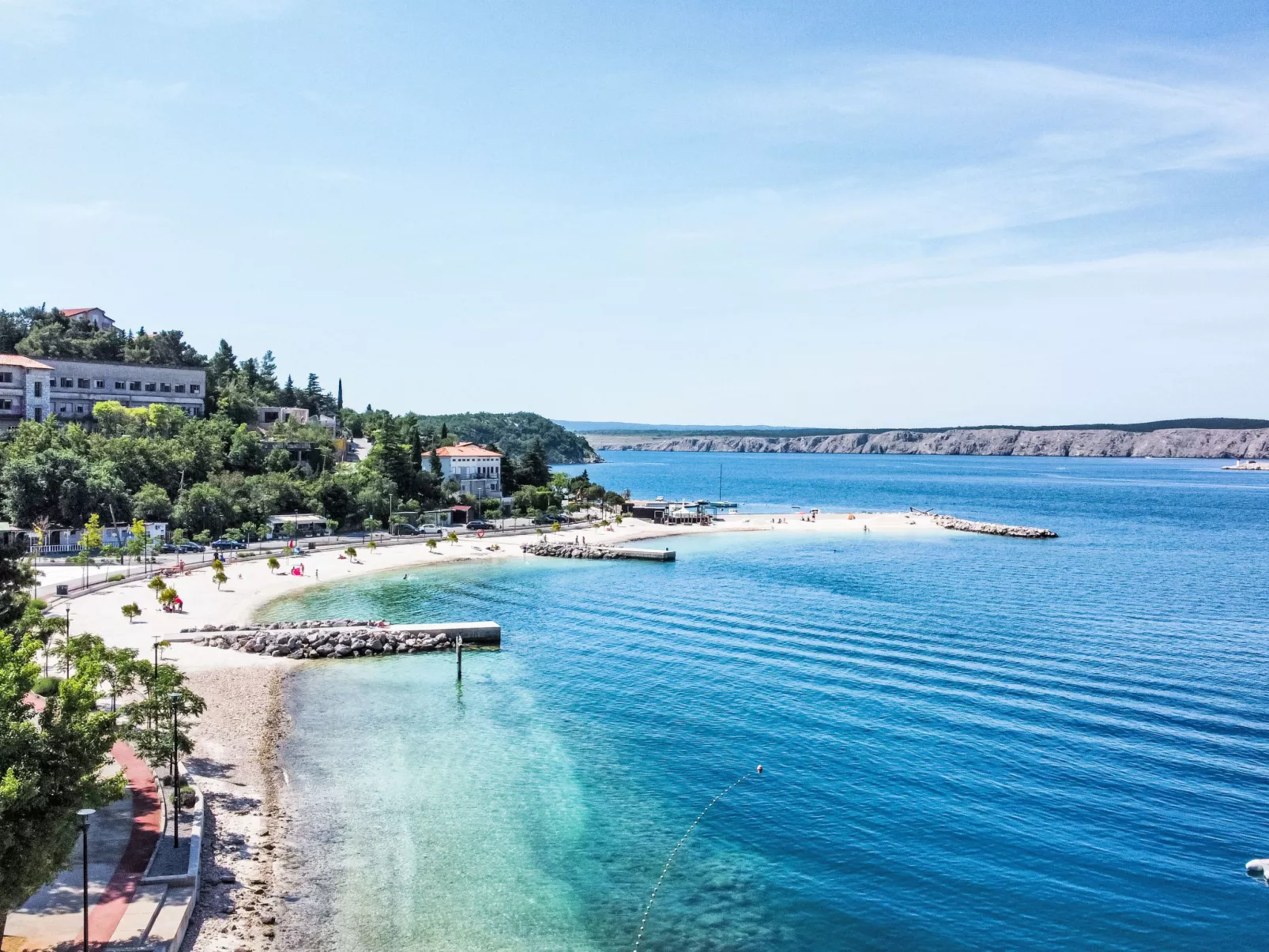 Schöne Ferienwohnung in Jadranovo mit Grill, Terrasse und Garten-Area