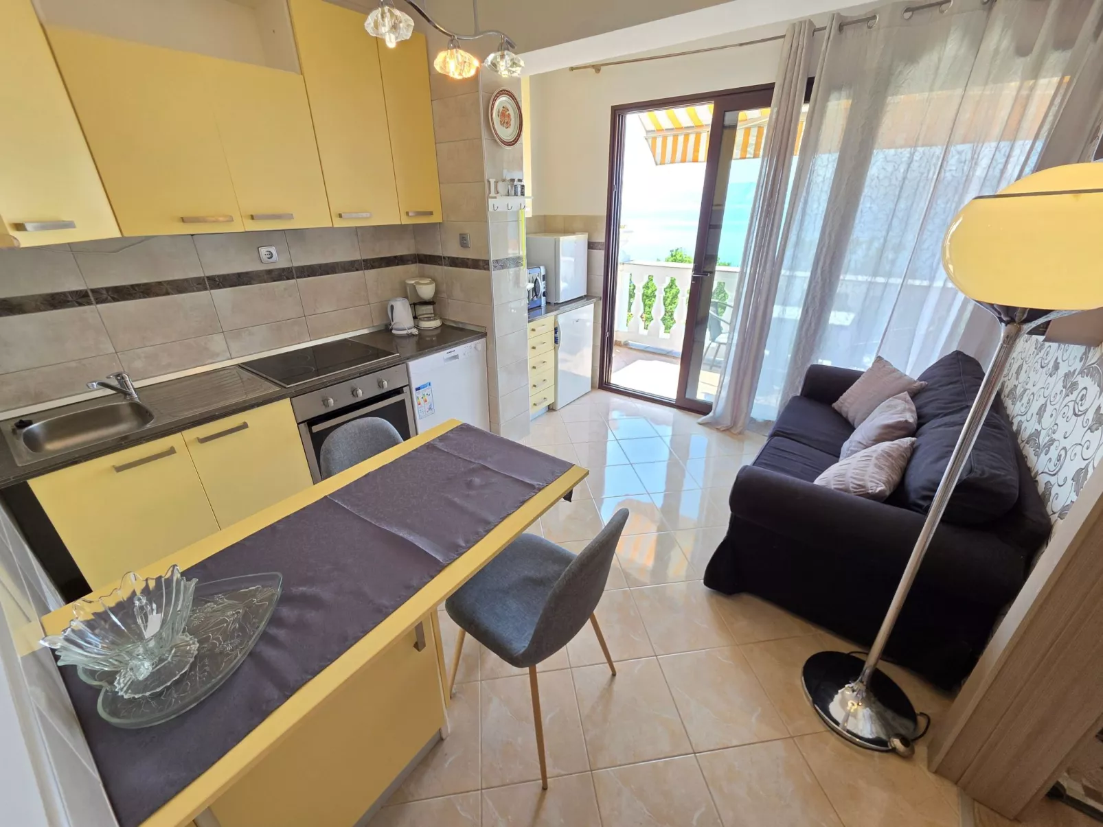 Wohnung für 2 Pers. mit Balkon-Drinnen