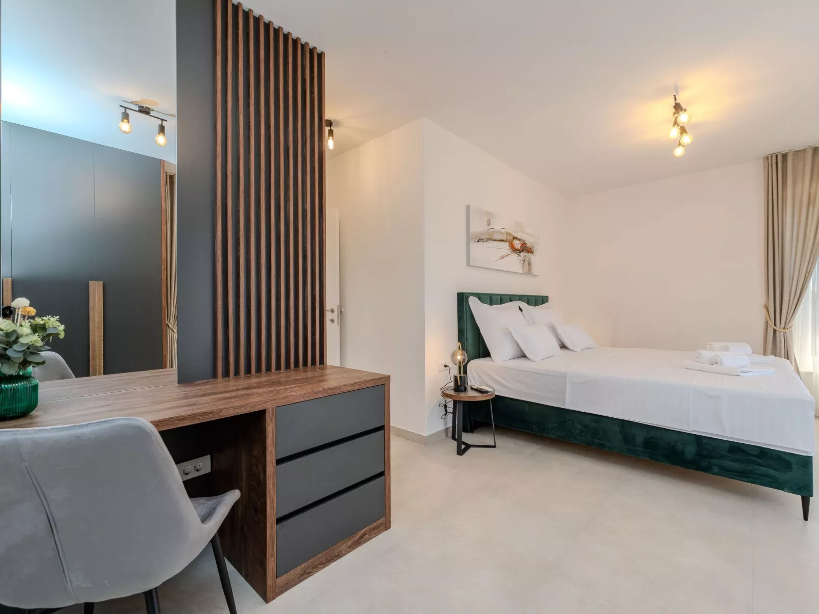 Neue Luxusvilla mit Pool - Agentur TA Leut-Drinnen