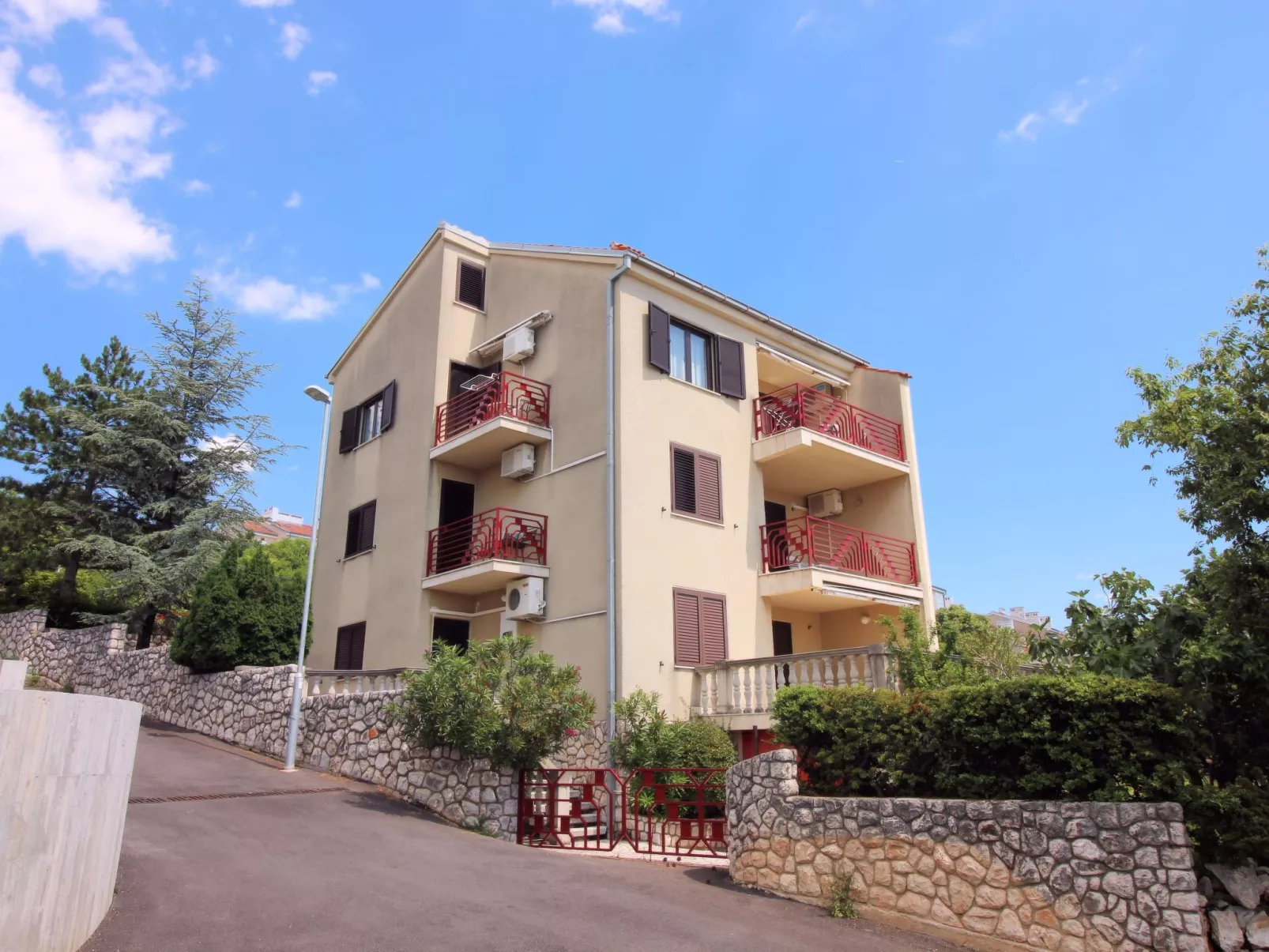 Apartment für zwei Erwachsene und zwei Kinder-Draußen