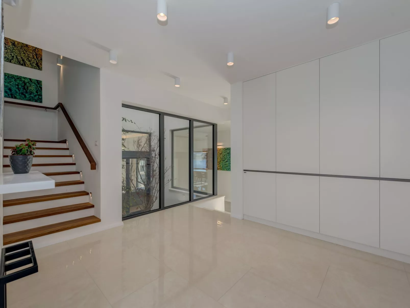 Charmantes Haus in Sevid mit privatem Parkplatz-Outside