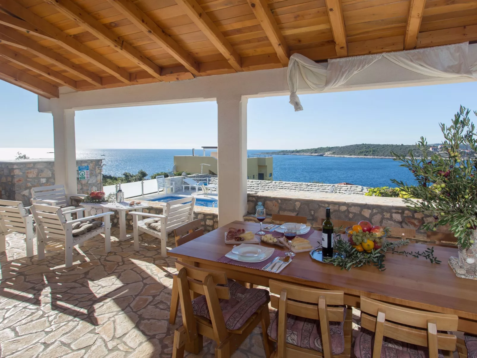 In Sevid mit Gemeinsamer Terrasse und Meerblick-Image-tags.info