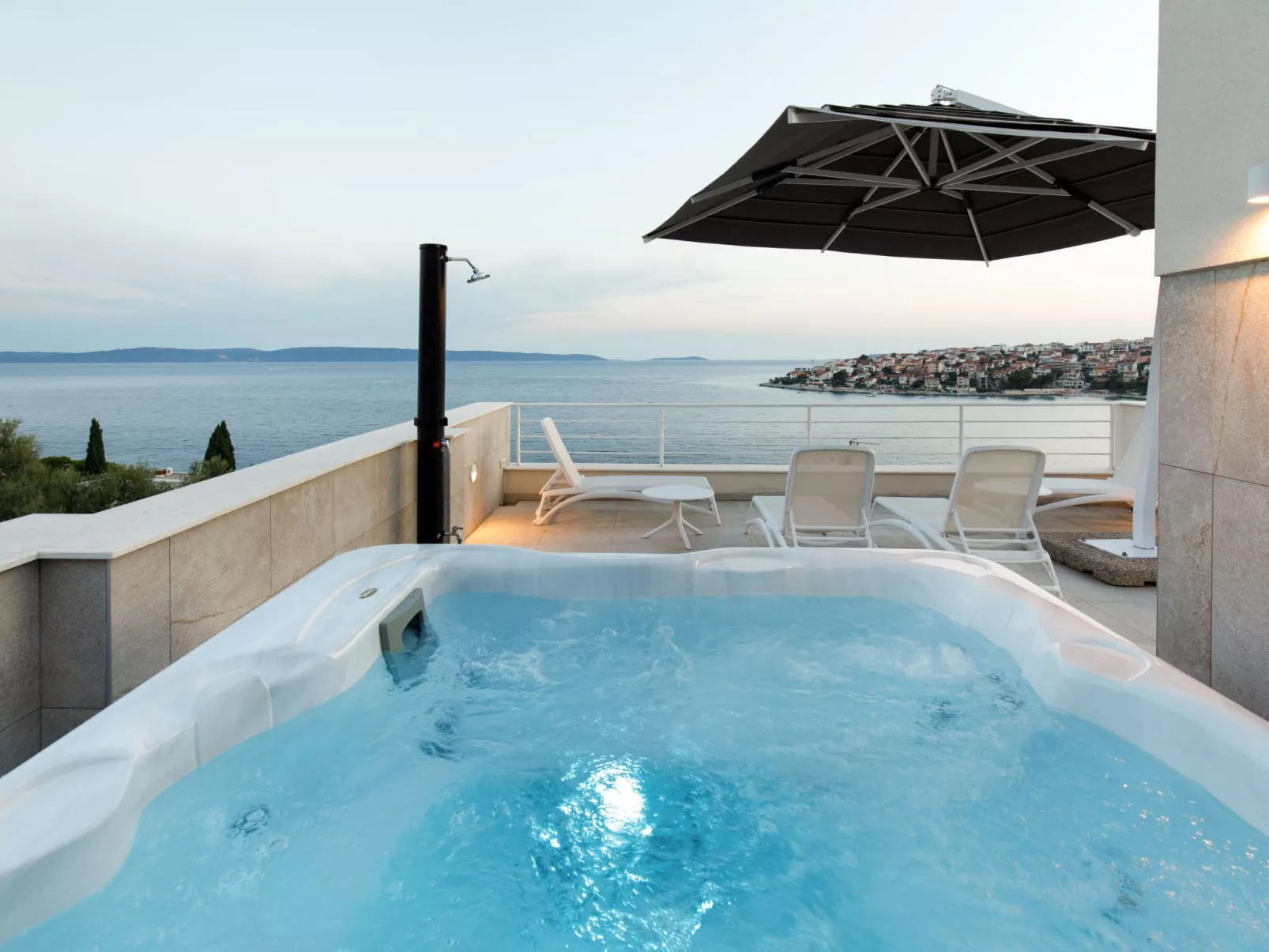 "Villa Anadea" mit Whirlpool-Outside