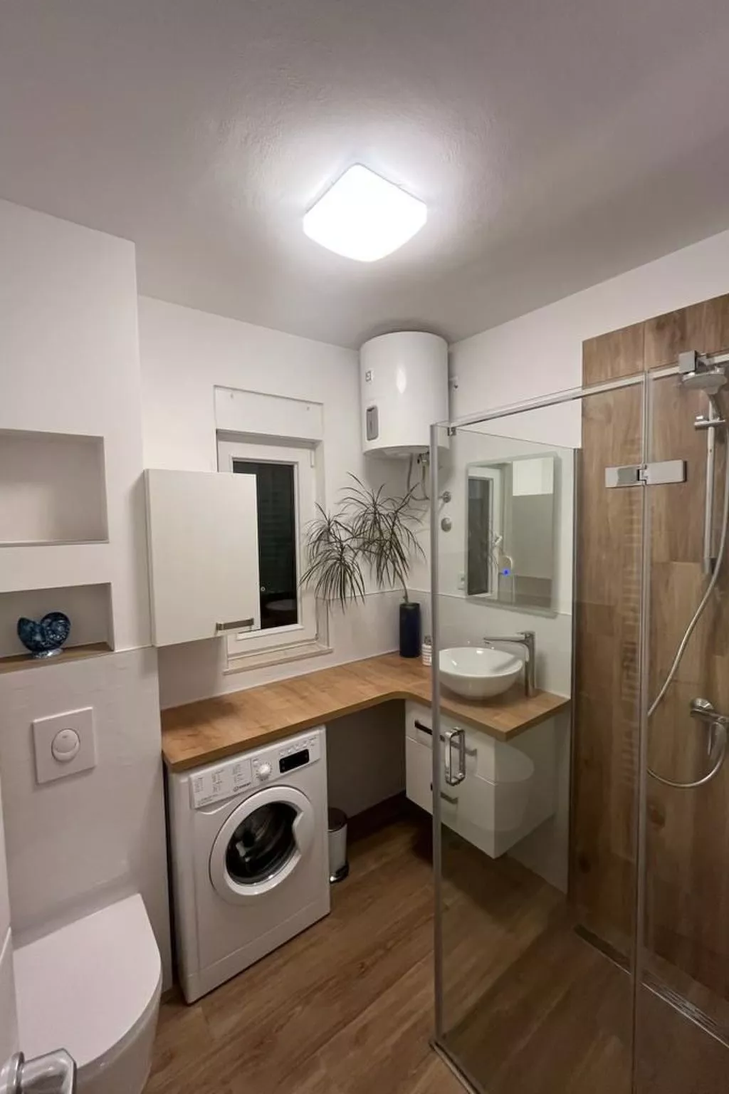 Wohnung mit Blick auf das Wasser-Image-tags.info