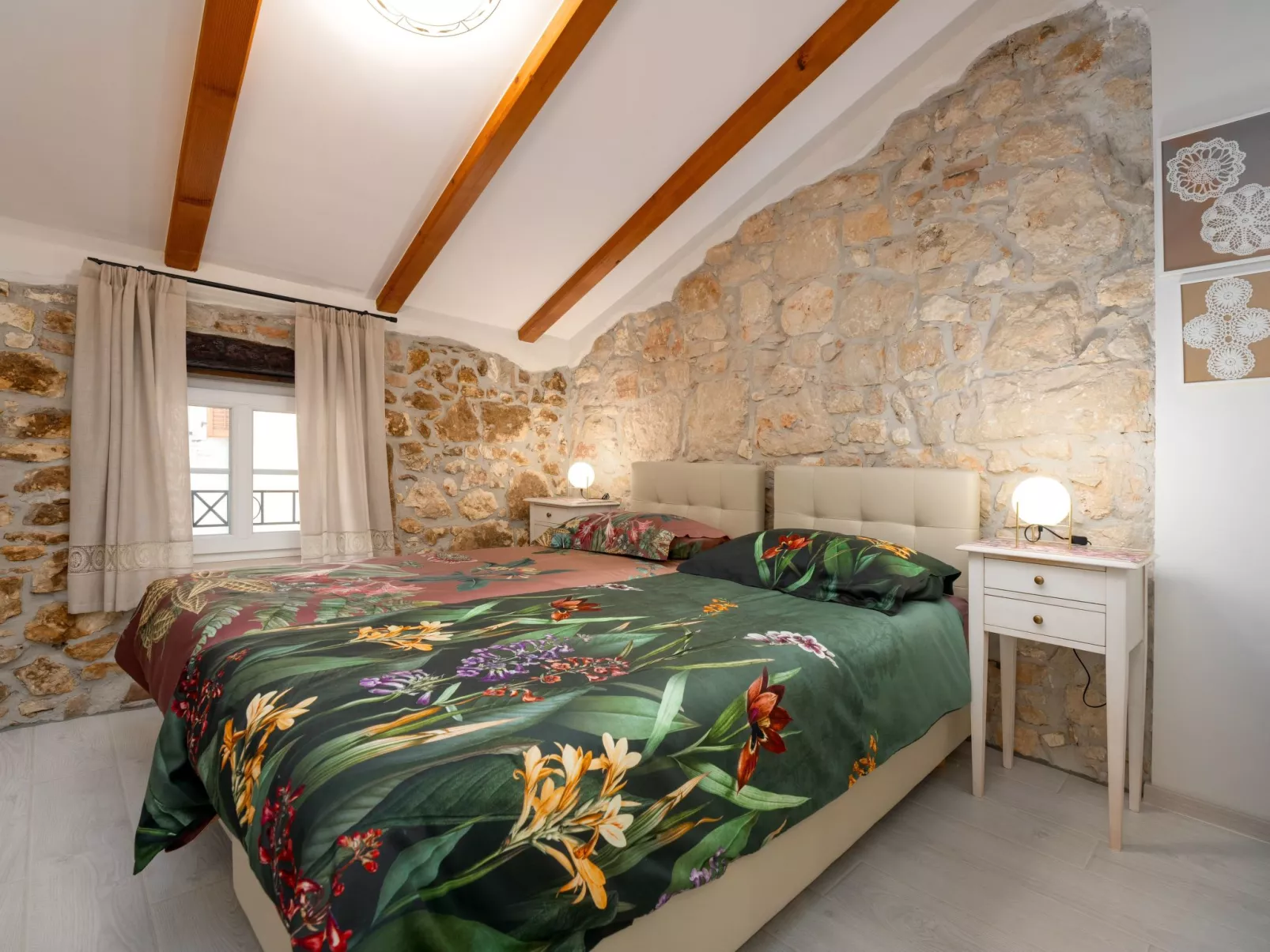 Piazzetta Studio-Dedans