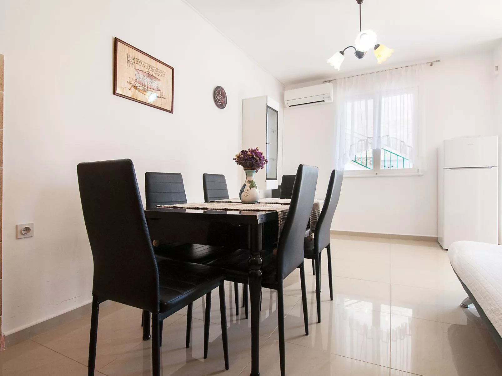 "Olia Green" mit Terrasse-Inside