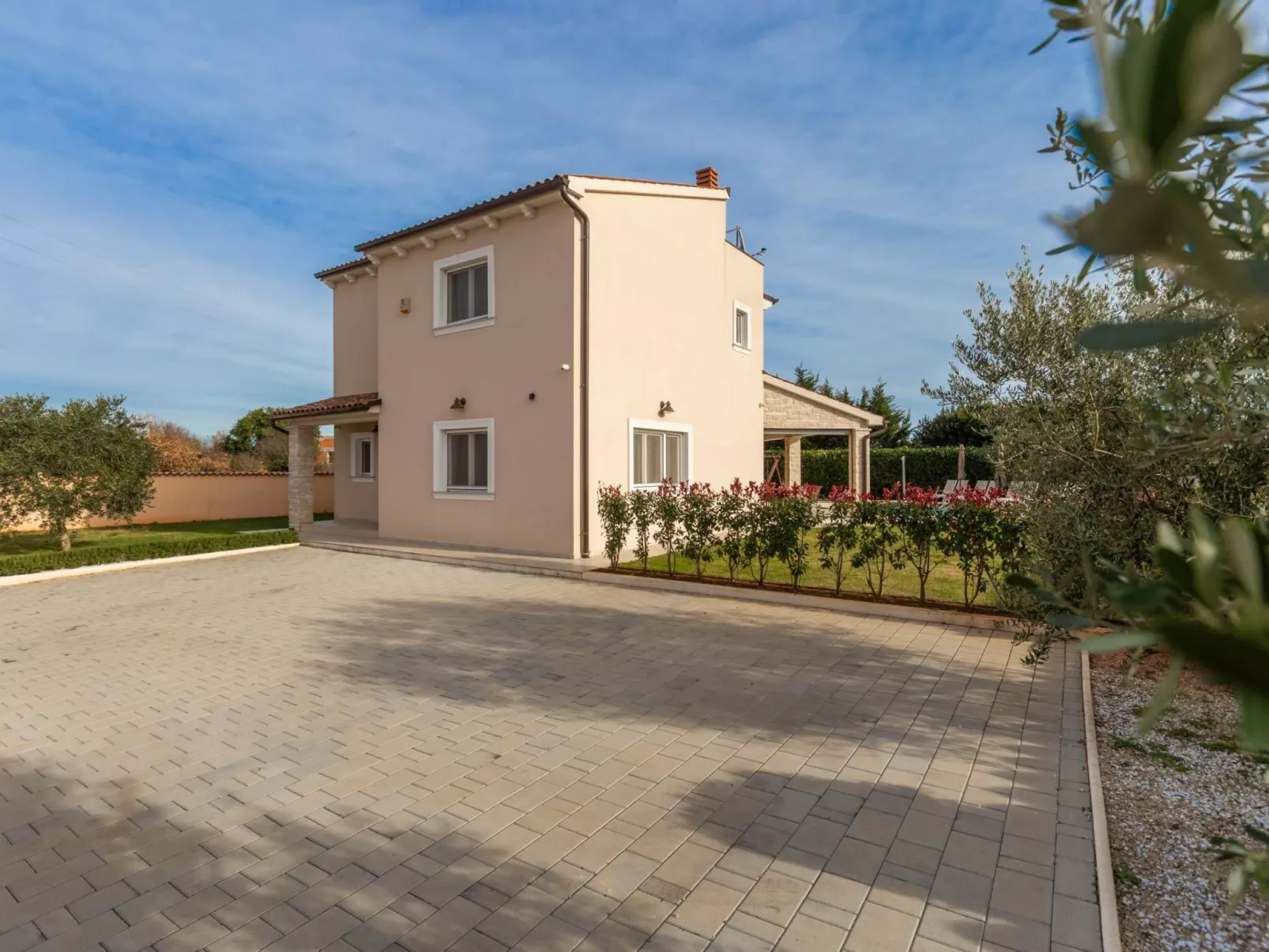 Villa Magica-Draußen