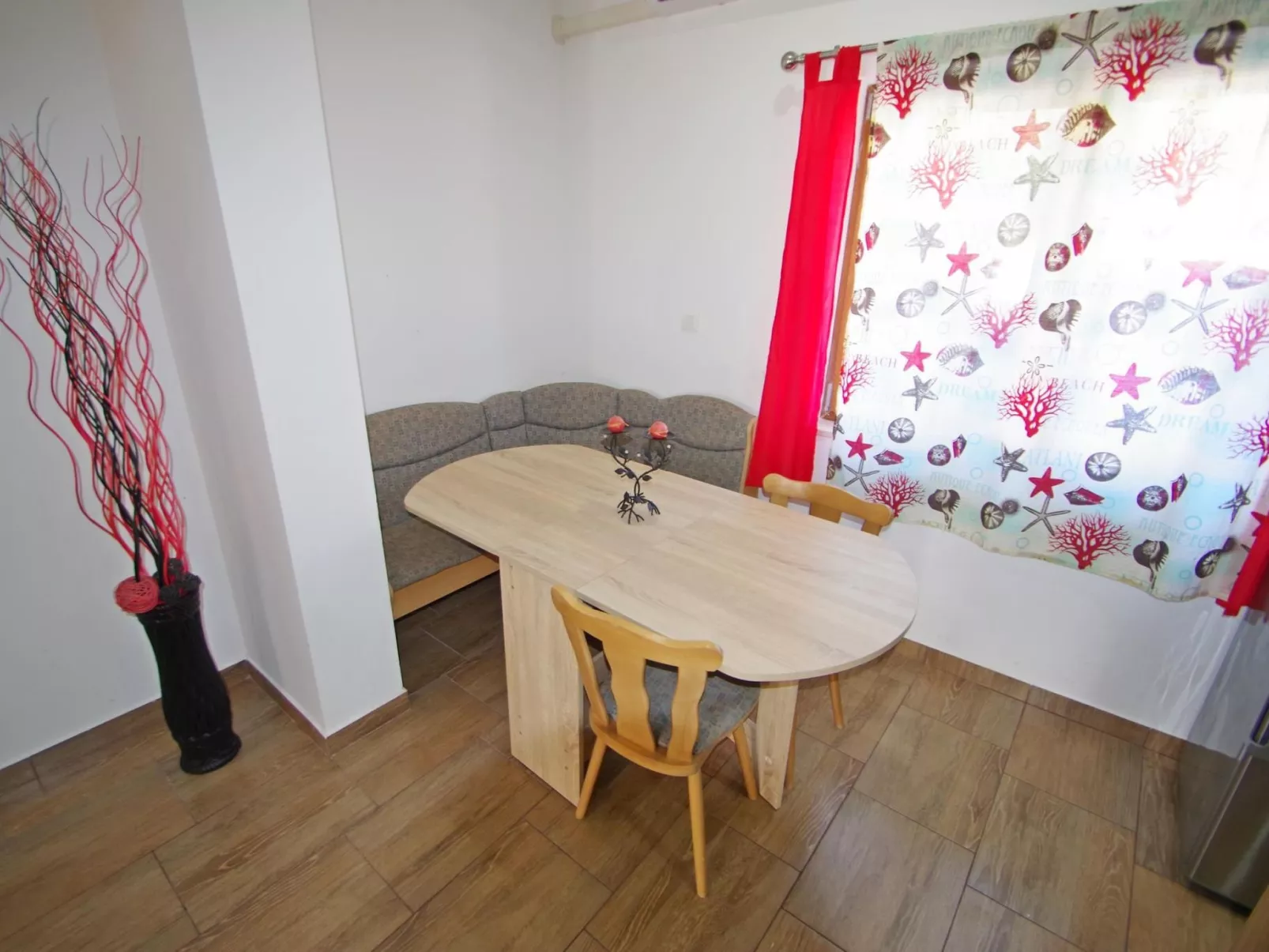 2 schlafzimmer ferienwohnung in viilage Loborika-Inside