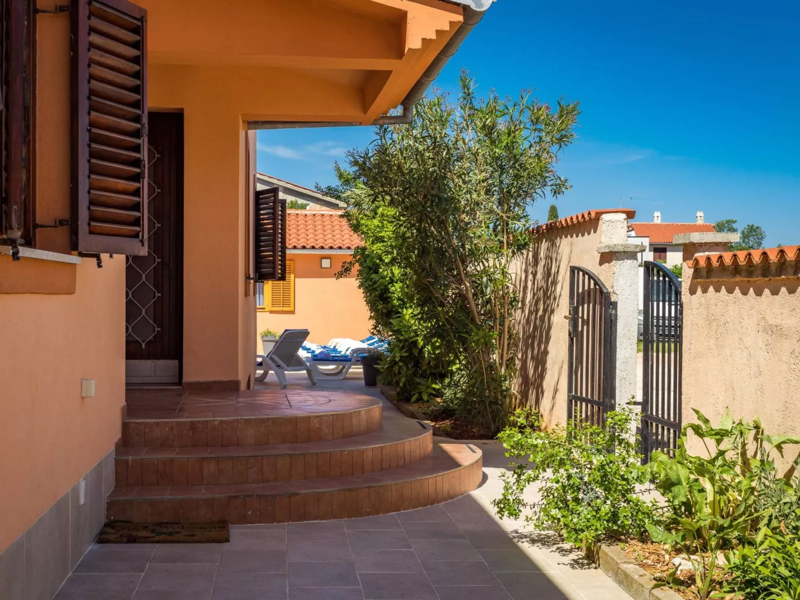 Ferienvilla "Ena"-Draußen