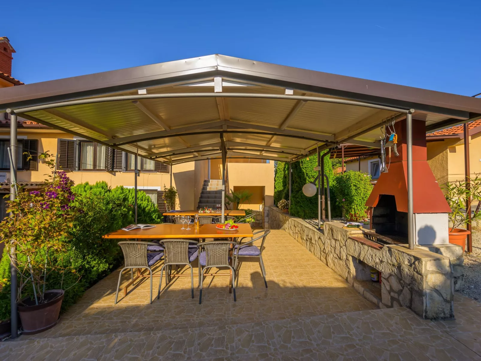 Ruhig gelegene Ferienwohnung 7-Dehors