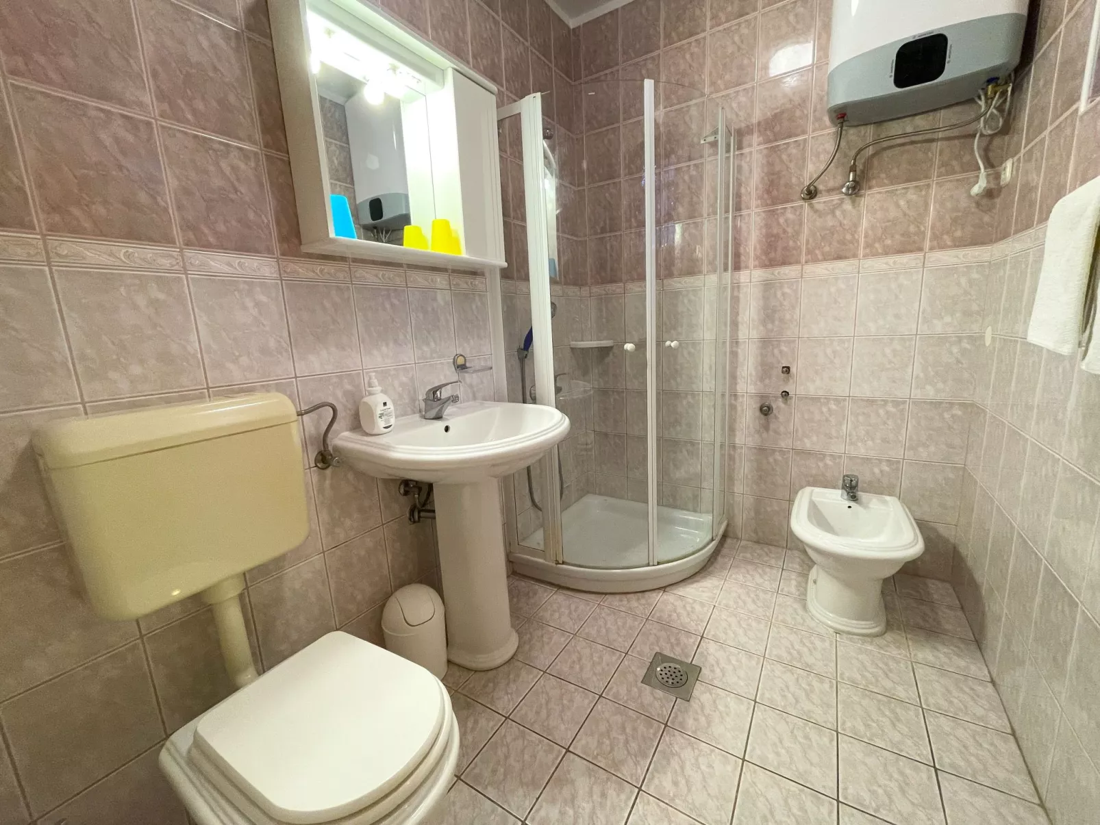 Wohnung in Jadranovo mit Terrasse, Garten und gemeinschaftlichem Pool - Drinnen