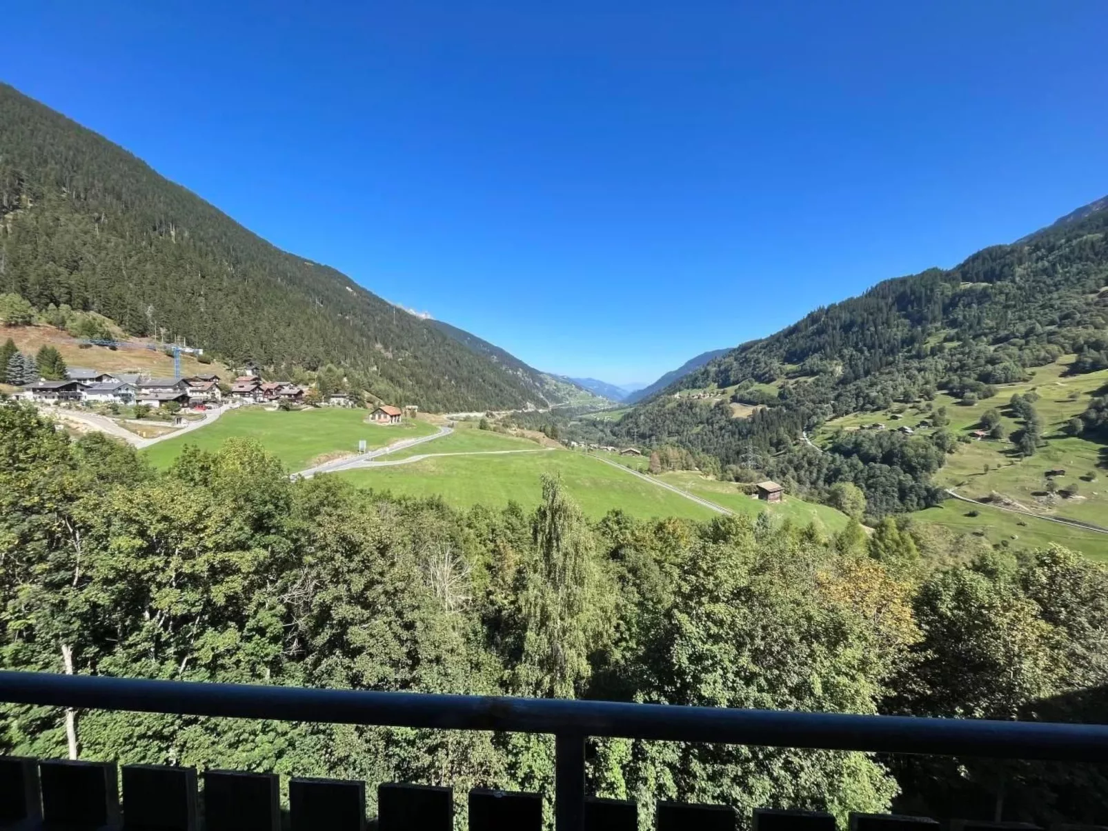 Gemütliche Ferienwohnung im Disentiserhof-Outside