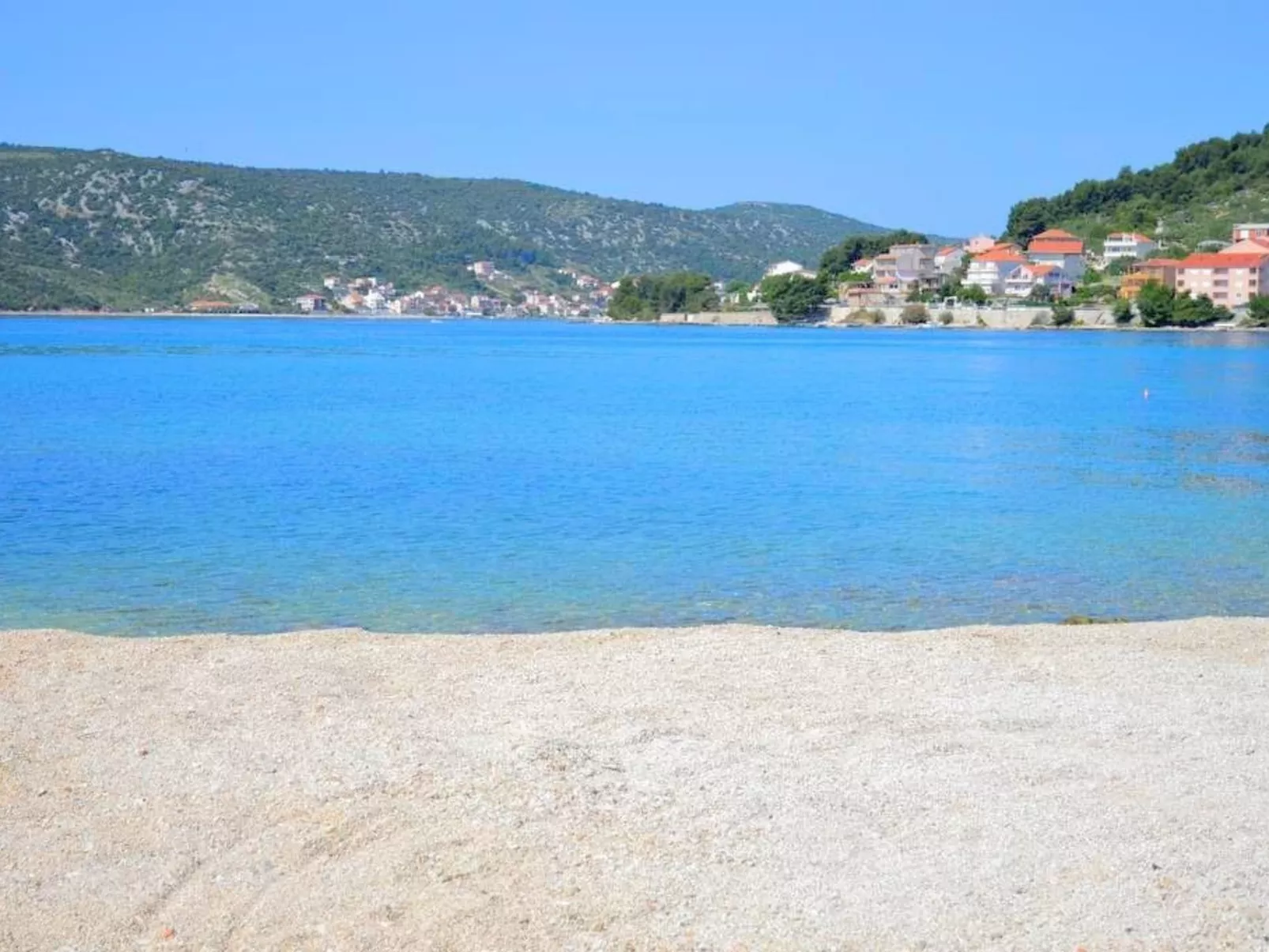 Schöne Wohnung in Poljica mit privatem Parkplatz-Outside