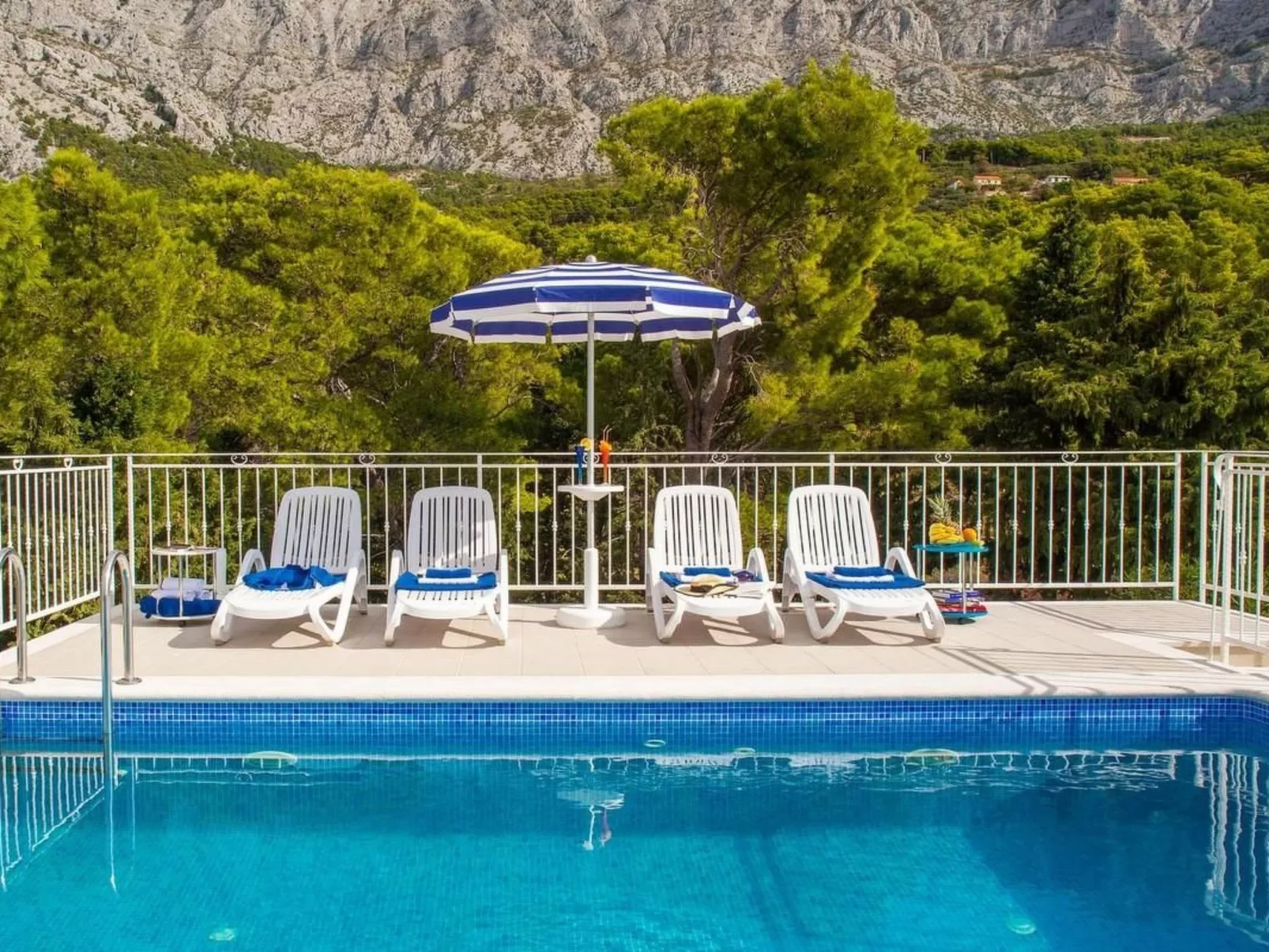 Haus Finestra-Draußen