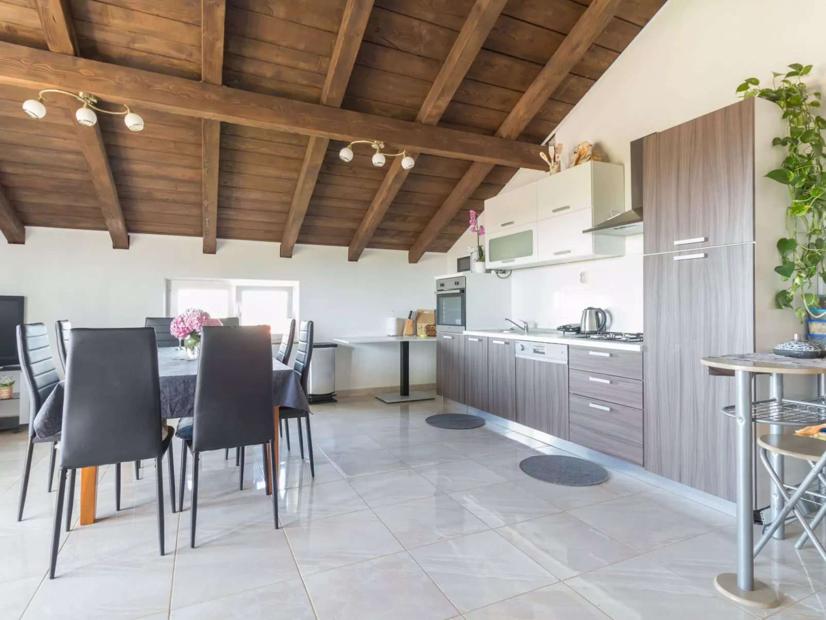 Wohnung Tia 3 Schlafzimmer - TA Leut Agency-Drinnen