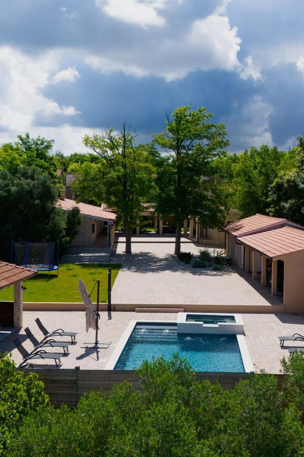 Wunderschöne Villa mit privatem Fitnessstudio und Pool - TA Leut-Draußen