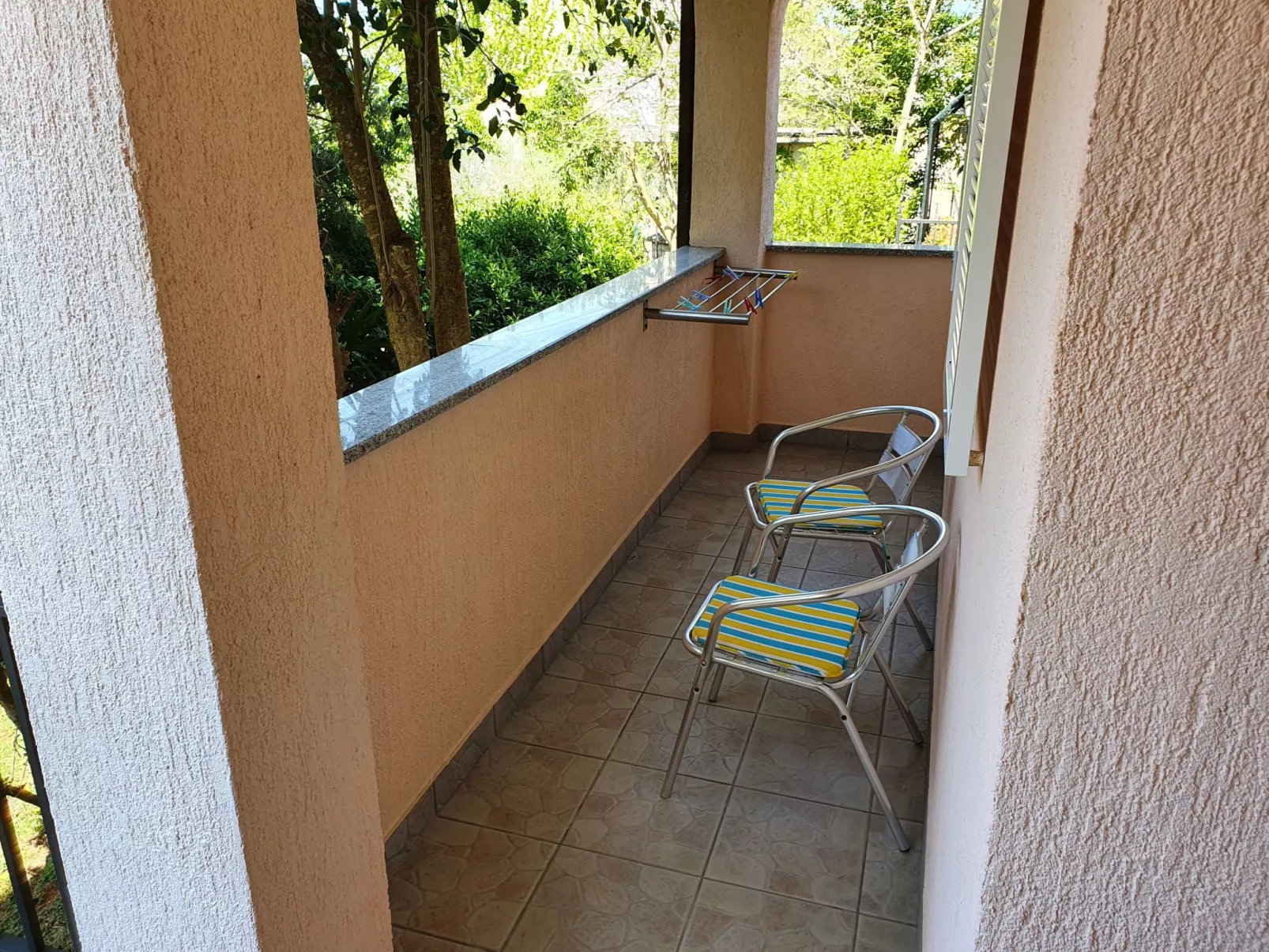 Mit privater Terrasse-Inside