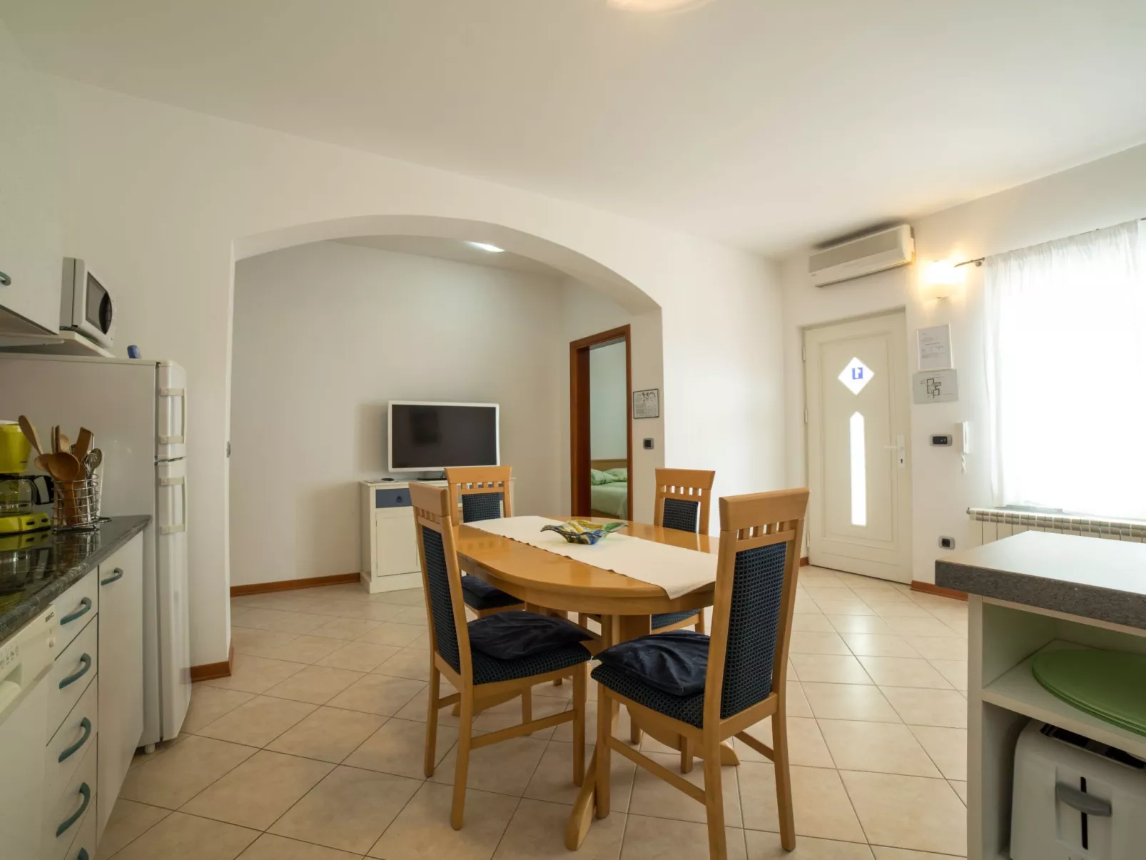 Wohnung mit Terrasse-Drinnen