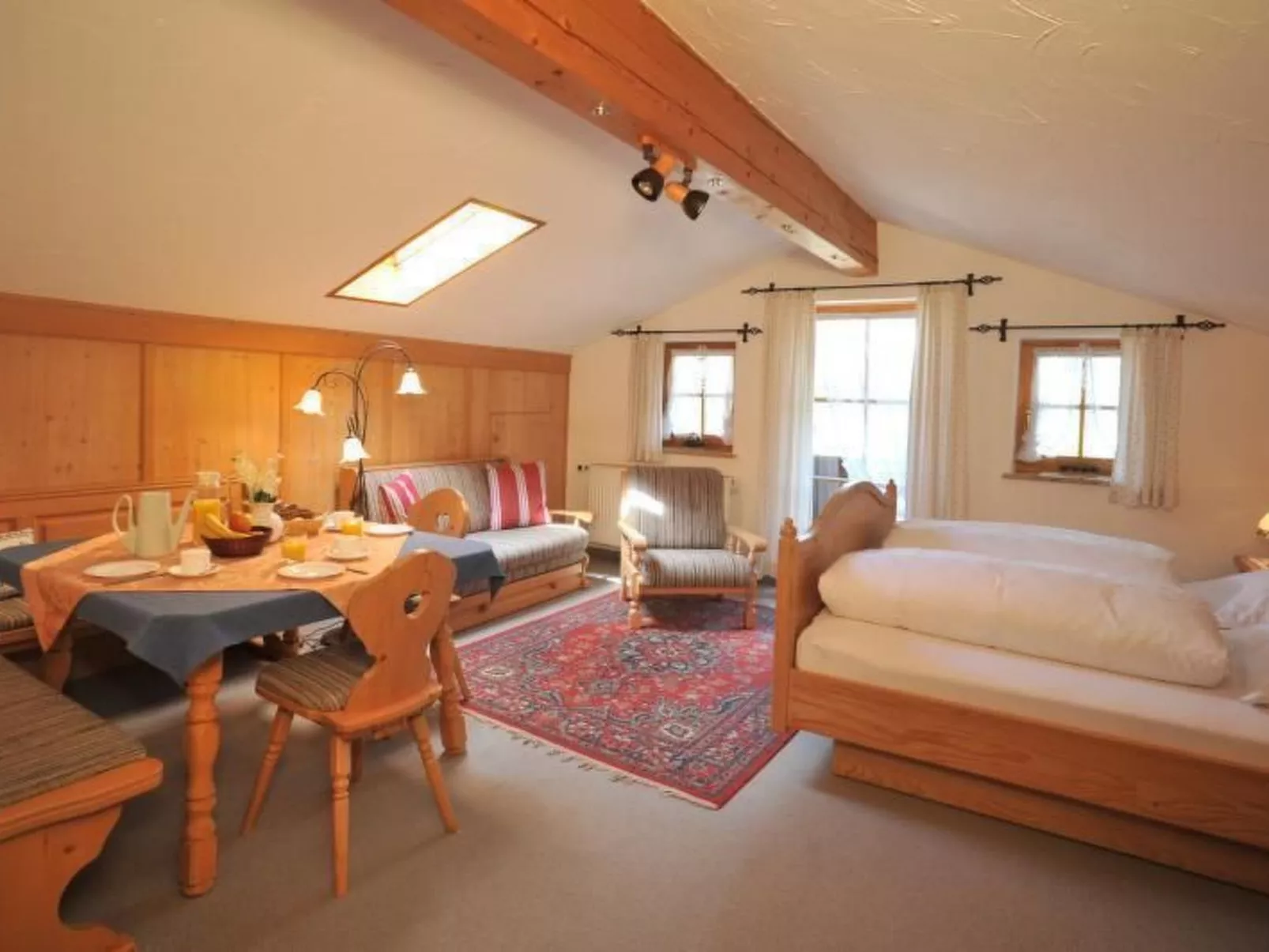 Komfortable Ferienwohnung mit herrlichem Bergblick-Drinnen