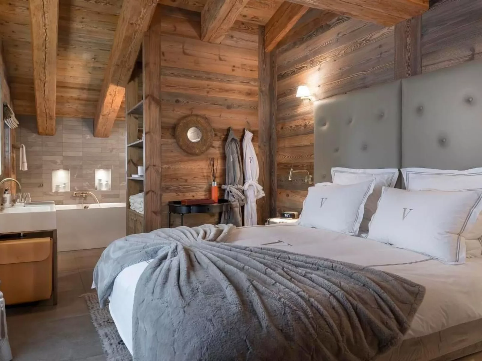 Chalet V mit Lift und Pool-Inside