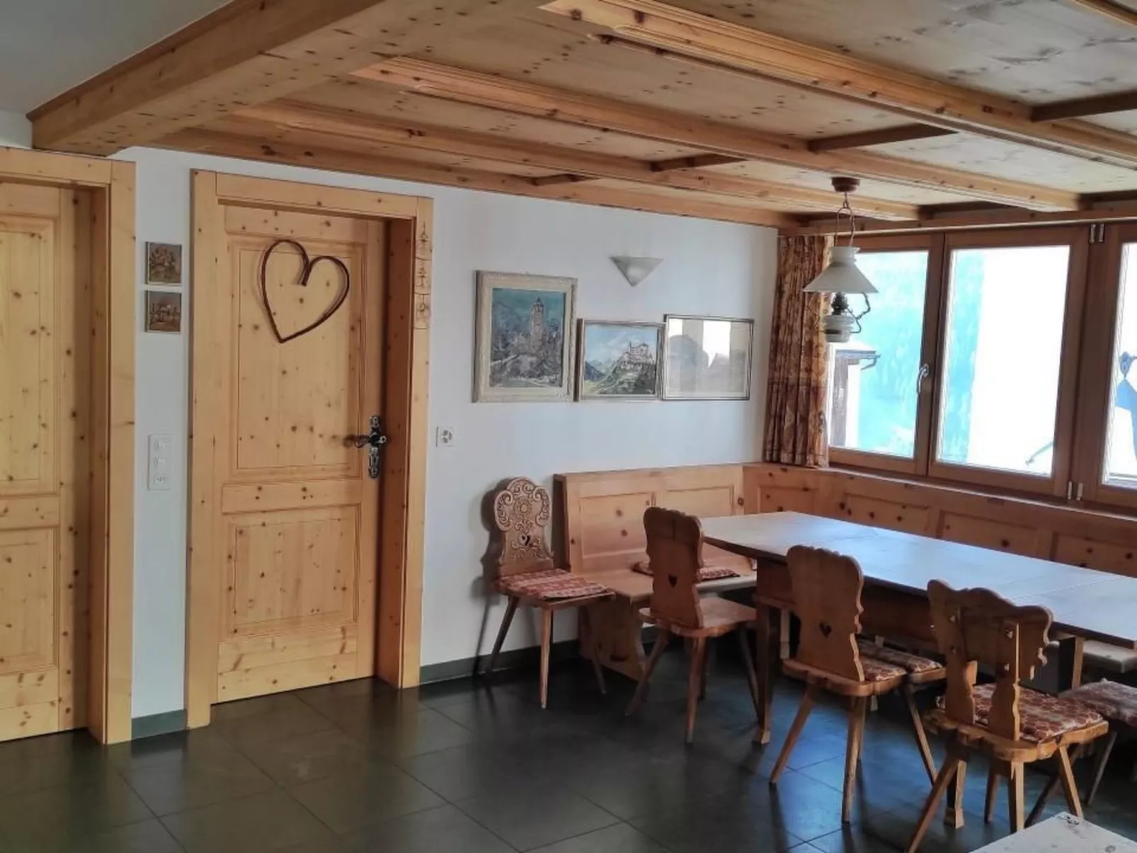 Chasina Bonavia - unvergessliche Ferien in Sent-Inside