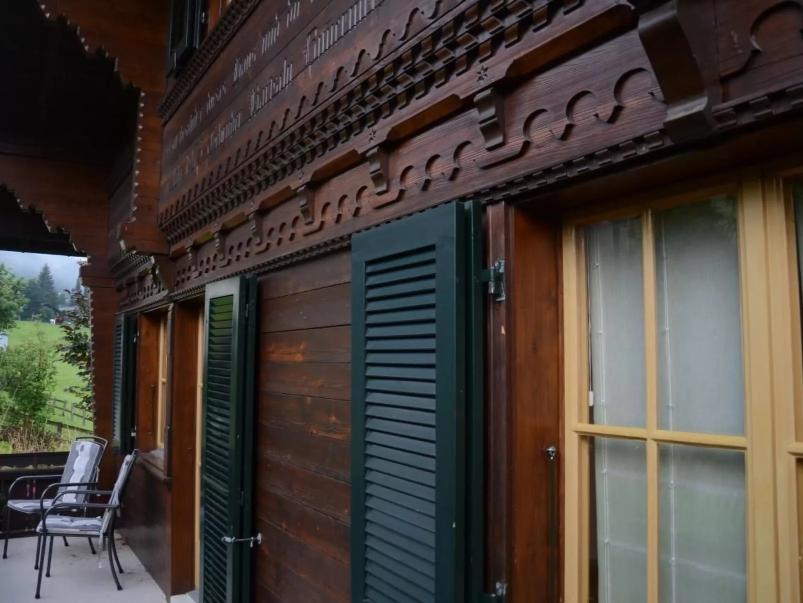 Chalet Finkenwiese - für 8 Erwachsene und 5 Kinder-Draußen