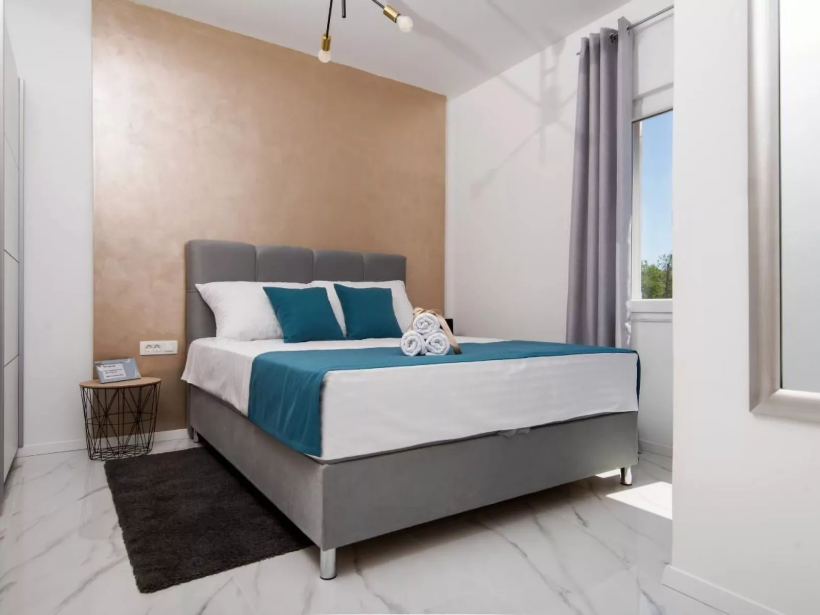 In Turanj mit Grill-Drinnen