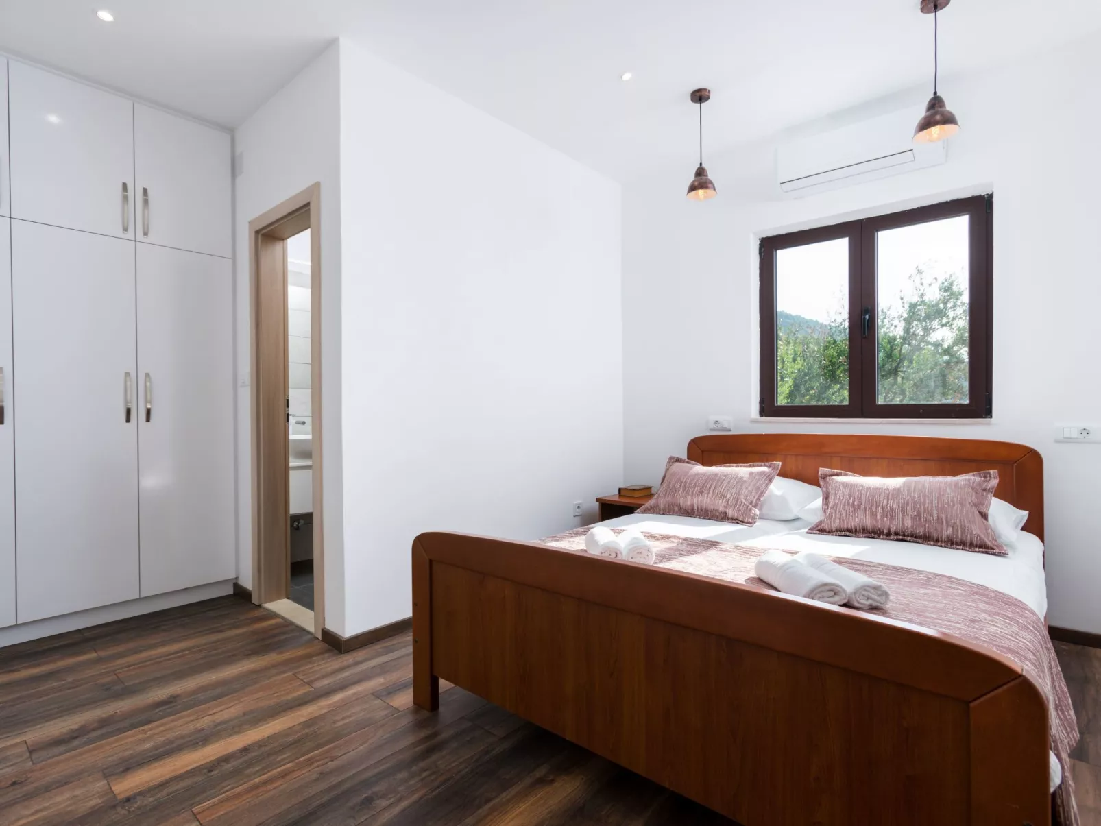 Seaside Villa Lara mit beheiztem Swimmingpool-Dedans