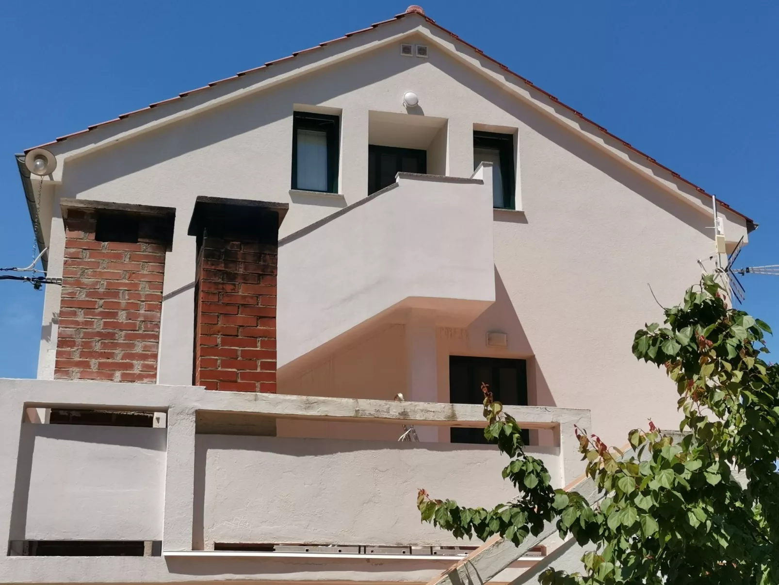 Appartement Porat in Ugljan mit Garten und Terrasse